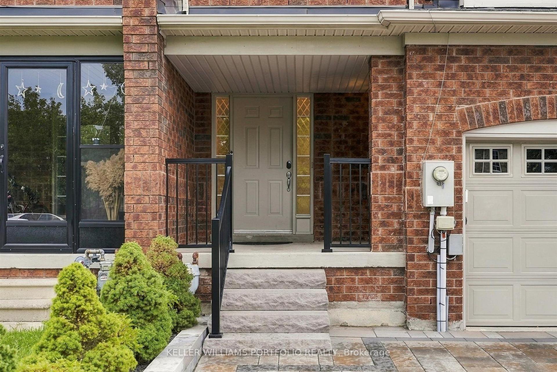 Photo 4 of 88 Matteo David Drive, Richmond Hill, Rouge Woods — HOMEH