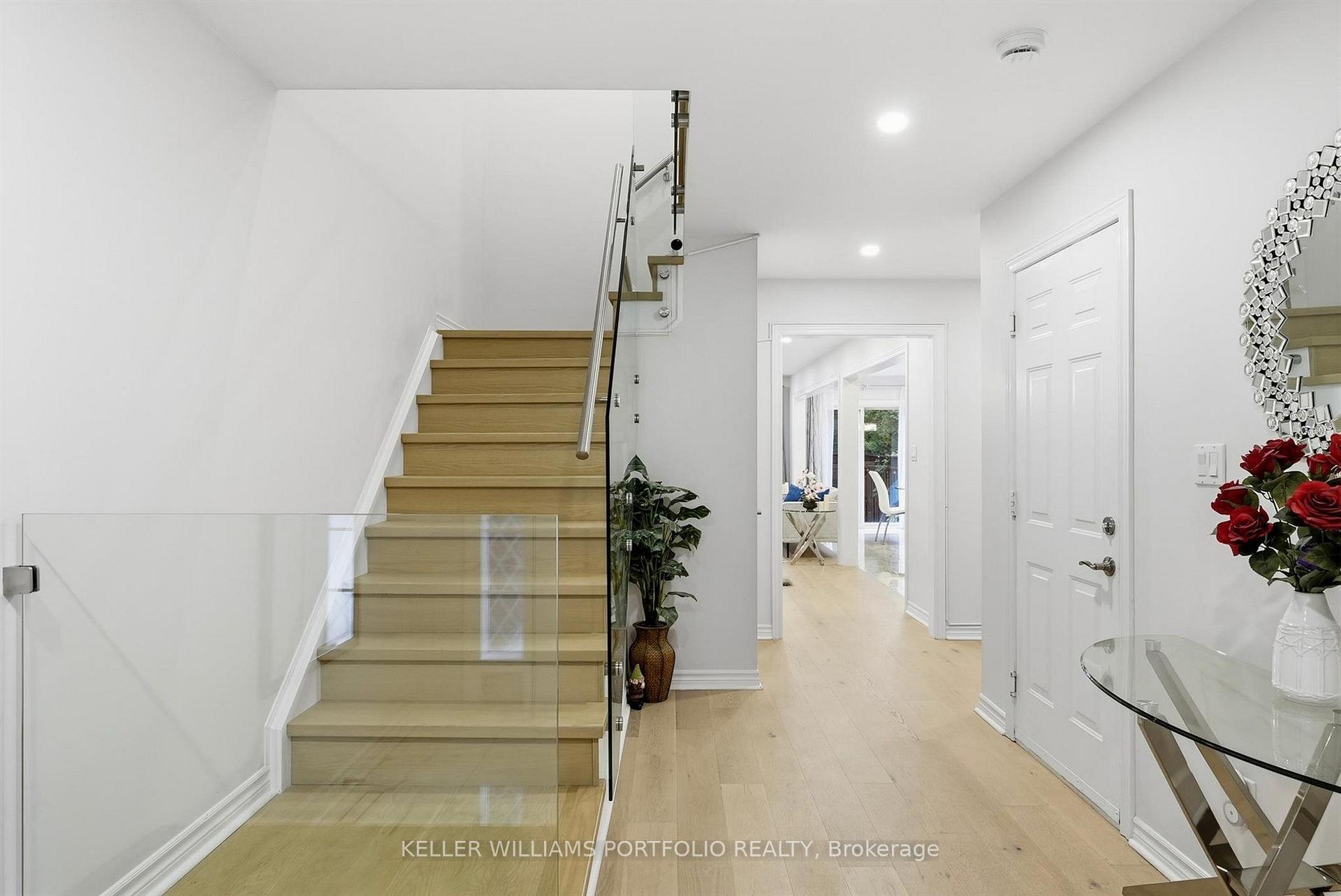 Photo 5 of 88 Matteo David Drive, Richmond Hill, Rouge Woods — HOMEH