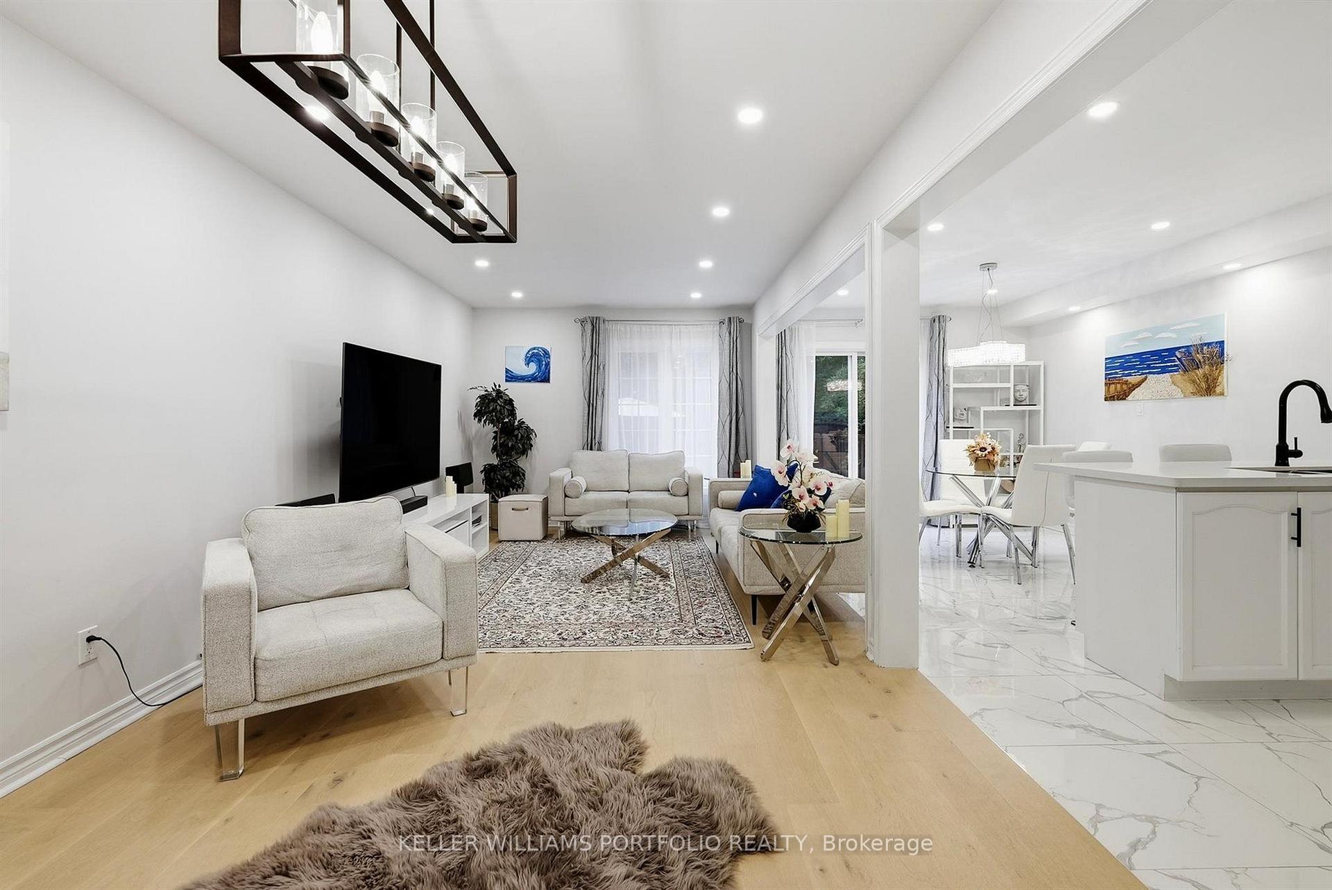 Photo 9 of 88 Matteo David Drive, Richmond Hill, Rouge Woods — HOMEH