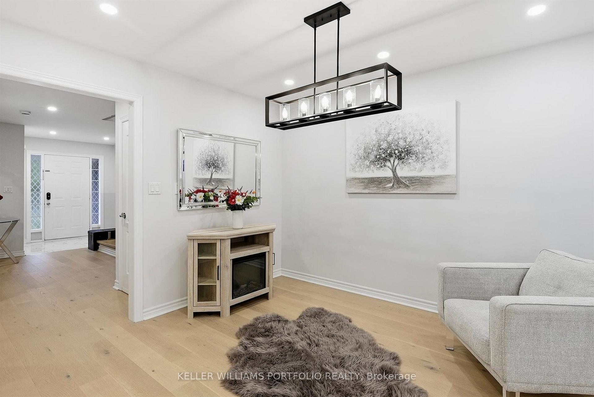 Photo 10 of 88 Matteo David Drive, Richmond Hill, Rouge Woods — HOMEH