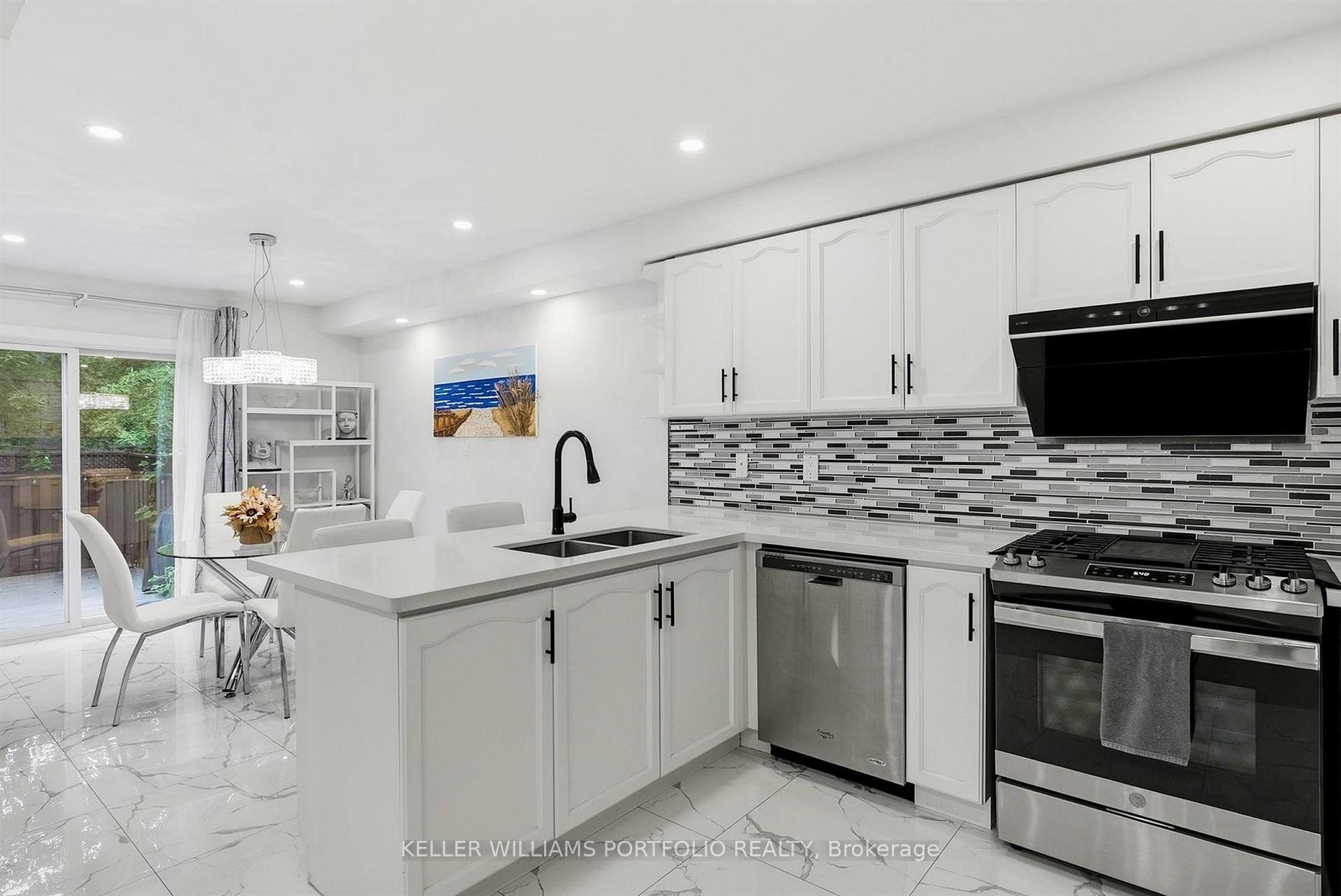 Photo 15 of 88 Matteo David Drive, Richmond Hill, Rouge Woods — HOMEH