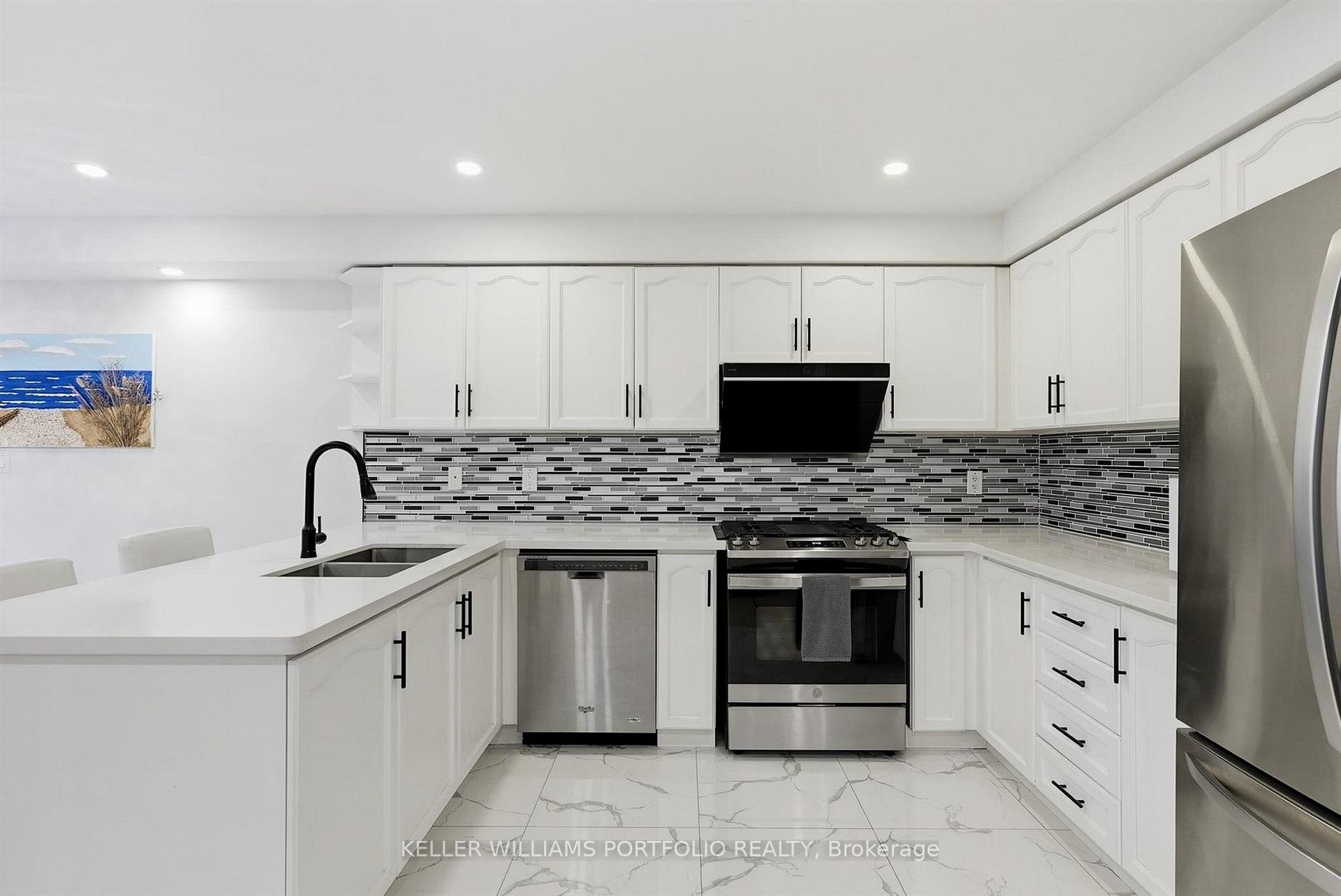 Photo 16 of 88 Matteo David Drive, Richmond Hill, Rouge Woods — HOMEH