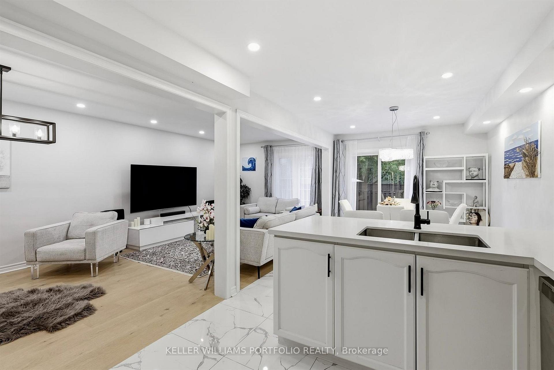 Photo 17 of 88 Matteo David Drive, Richmond Hill, Rouge Woods — HOMEH