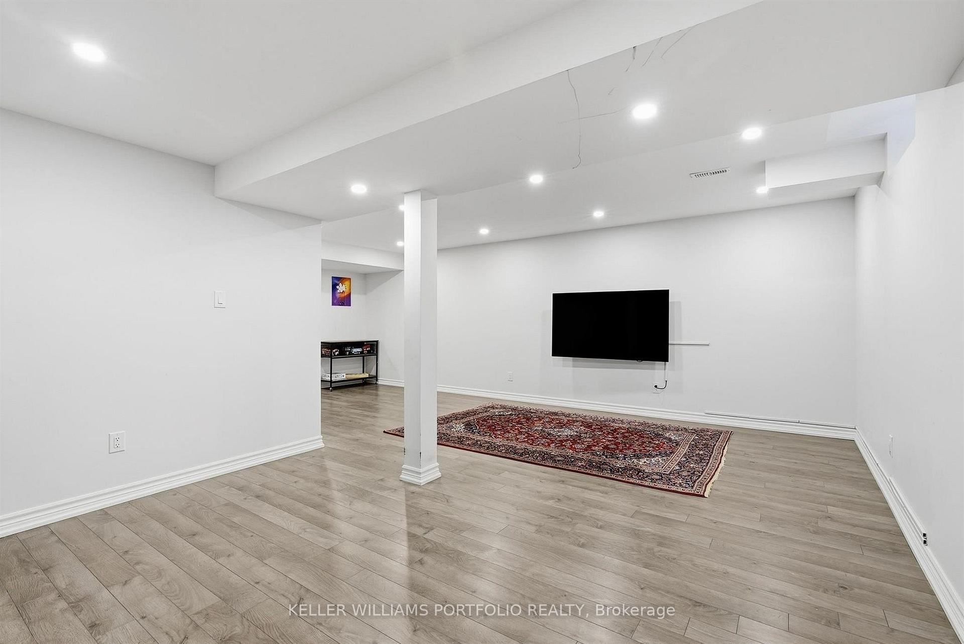 Photo 44 of 88 Matteo David Drive, Richmond Hill, Rouge Woods — HOMEH