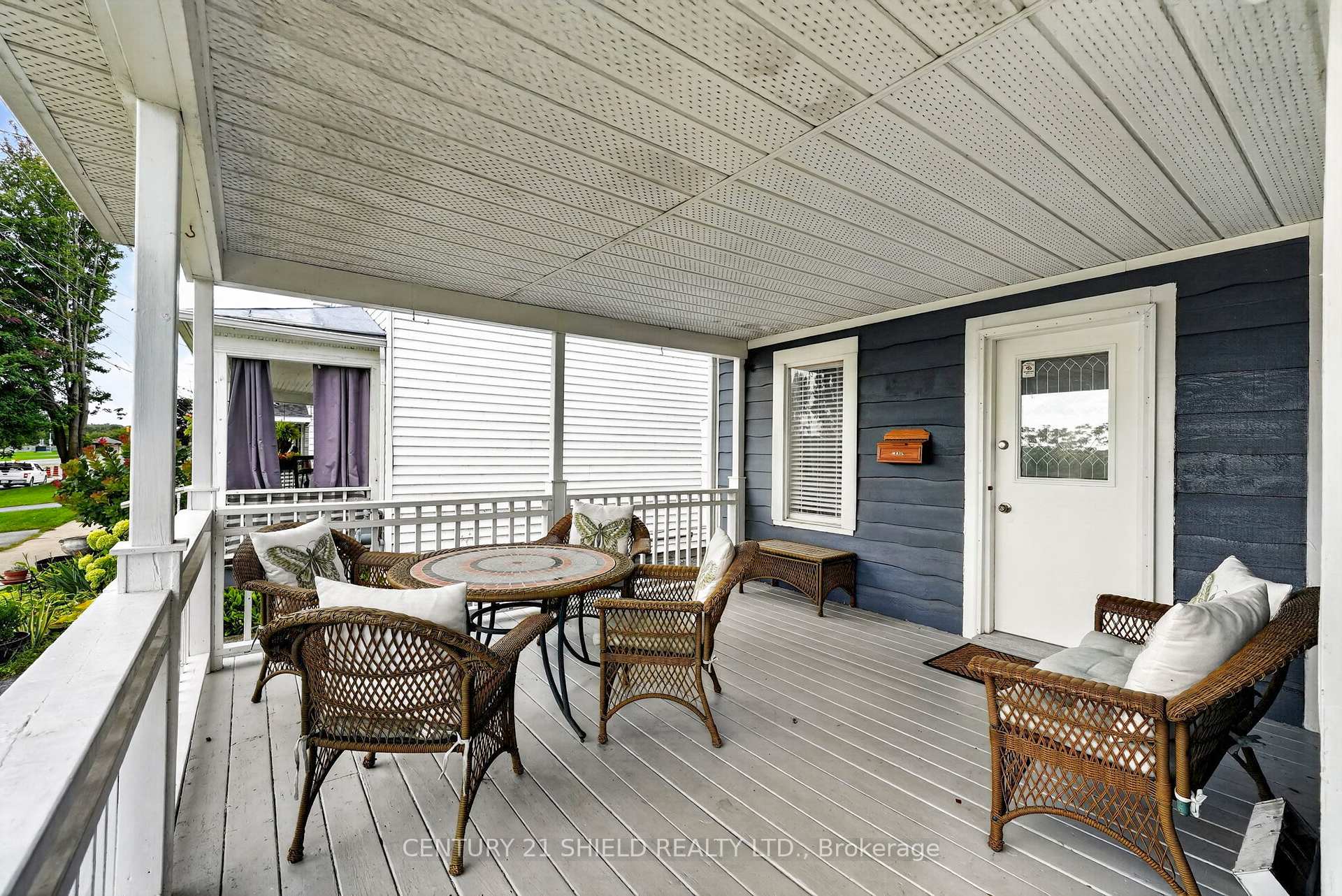 Photo 3 of 427 Water Street W, Cornwall, Cornwall — HOMEH