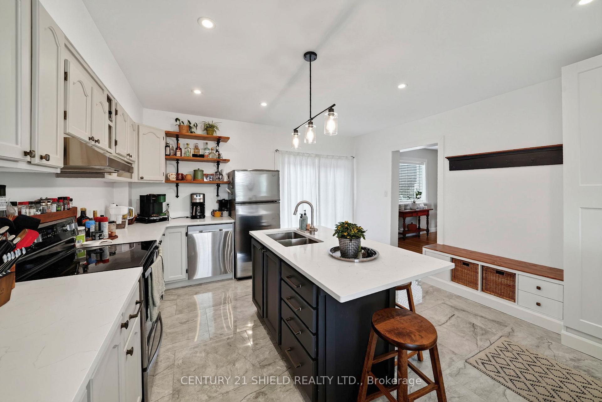 Photo 15 of 427 Water Street W, Cornwall, Cornwall — HOMEH