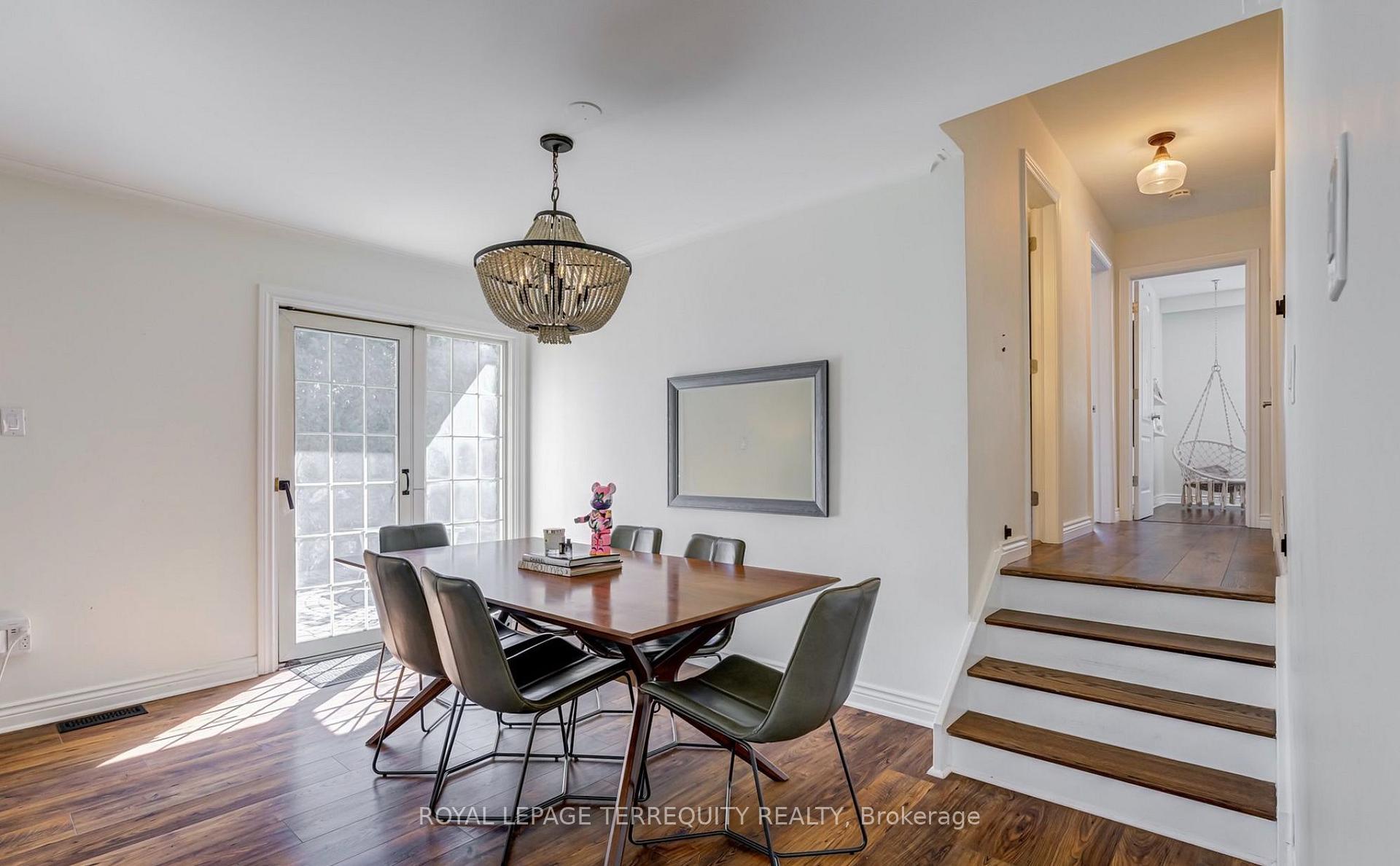 Photo 9 of 2474 Yarmouth Crescent, Oakville, West — HOMEH