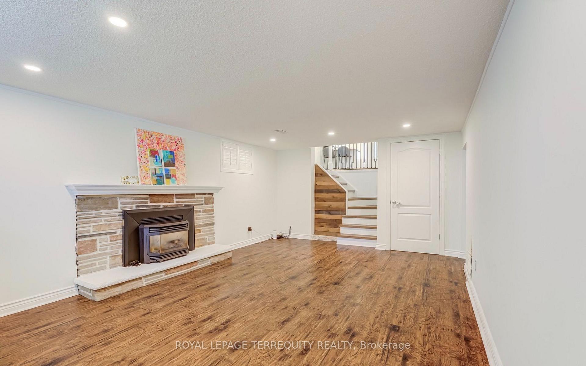Photo 16 of 2474 Yarmouth Crescent, Oakville, West — HOMEH