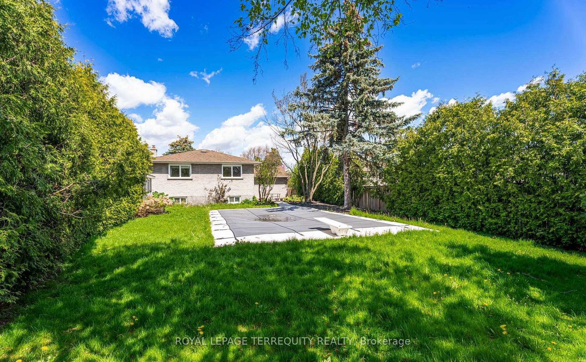 Photo 21 of 2474 Yarmouth Crescent, Oakville, West — HOMEH