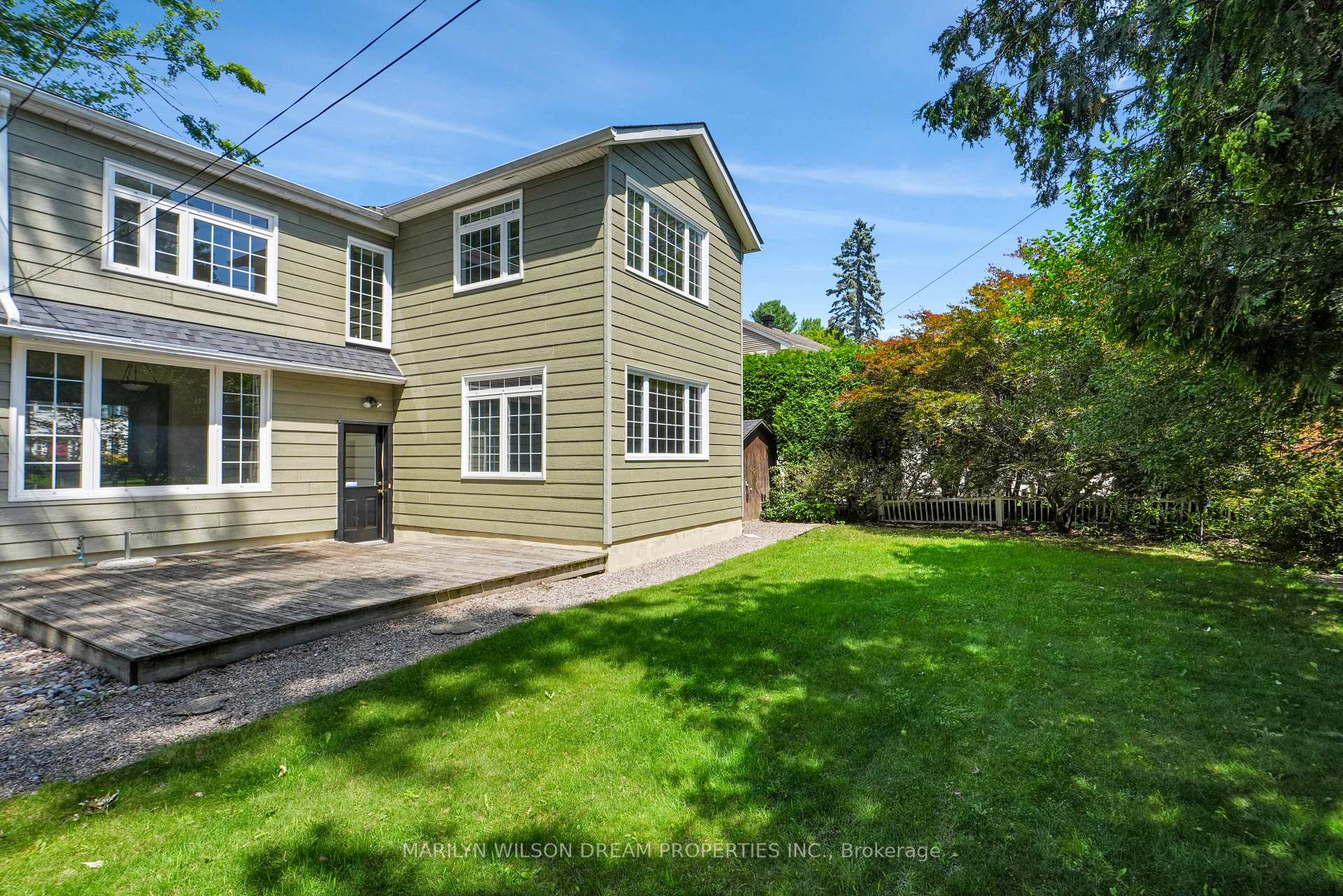 Photo 3 of 24 Bedford Crescent, Ottawa, Manor Park — HOMEH