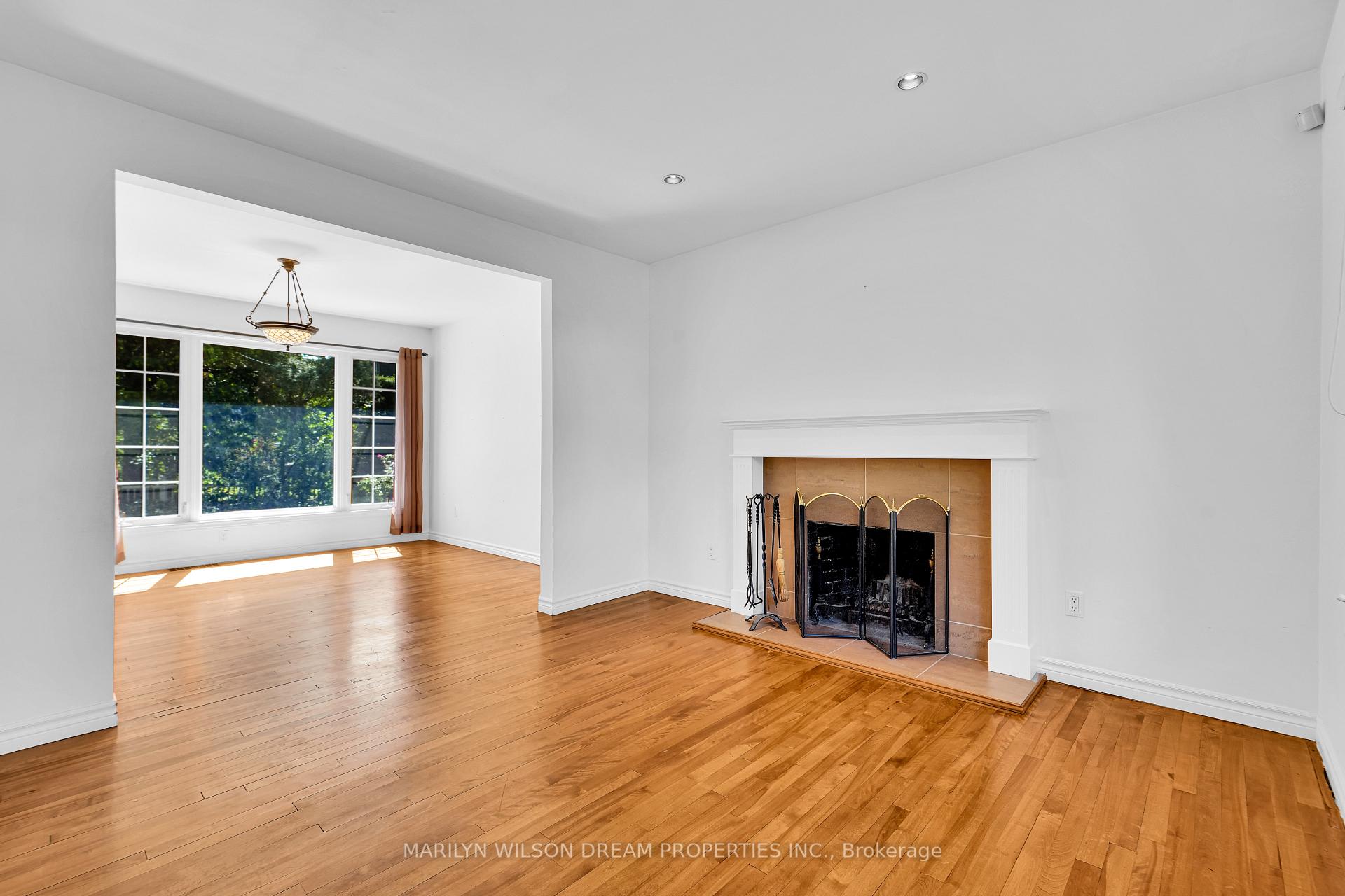 Photo 11 of 24 Bedford Crescent, Ottawa, Manor Park — HOMEH