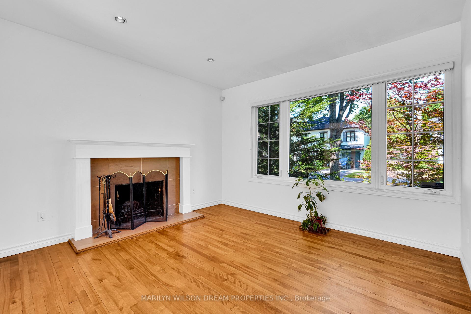 Photo 12 of 24 Bedford Crescent, Ottawa, Manor Park — HOMEH