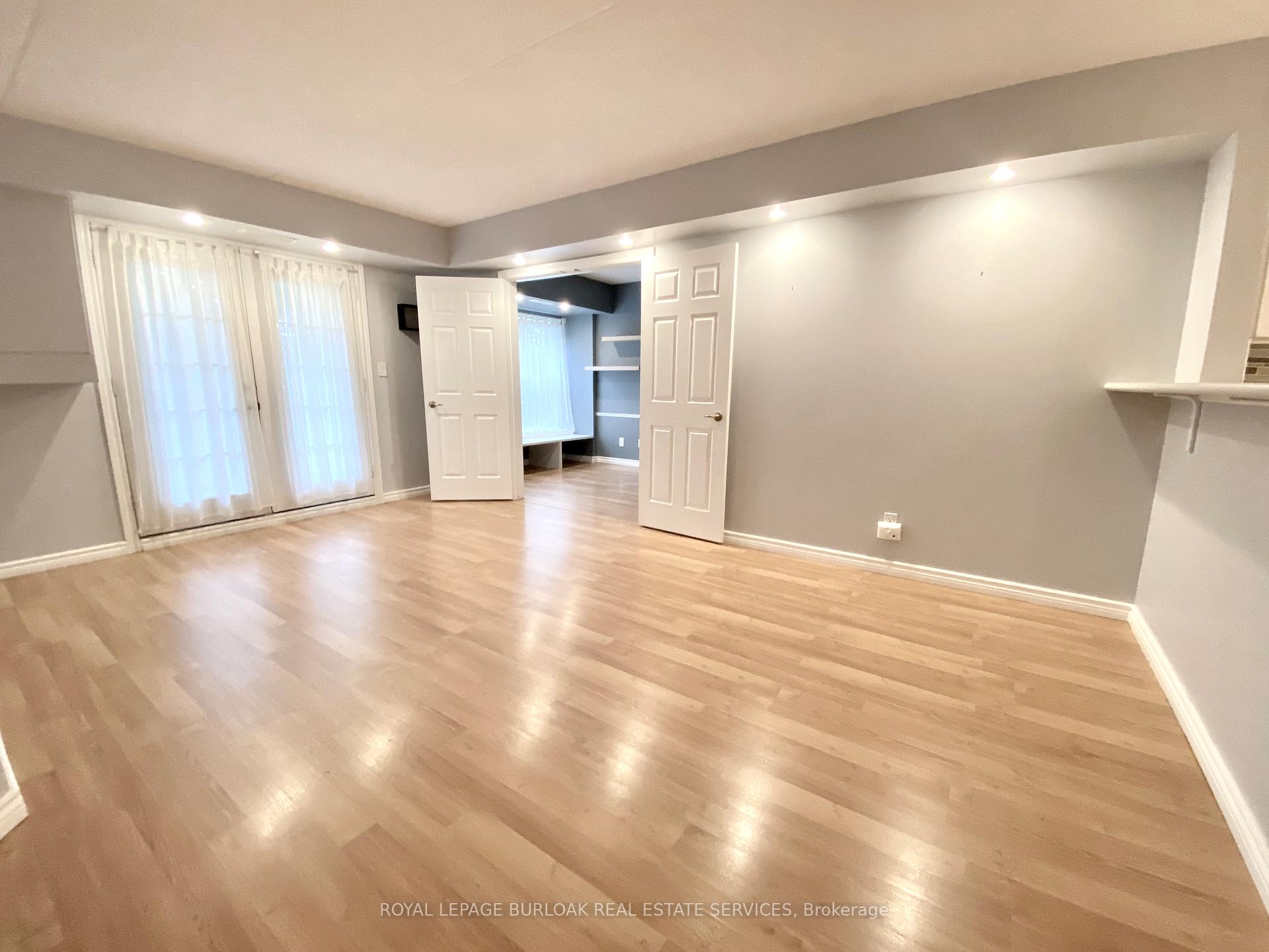Photo 2 of Unit 209, 1450 Bishops Gate, Oakville, Glen Abbey — HOMEH