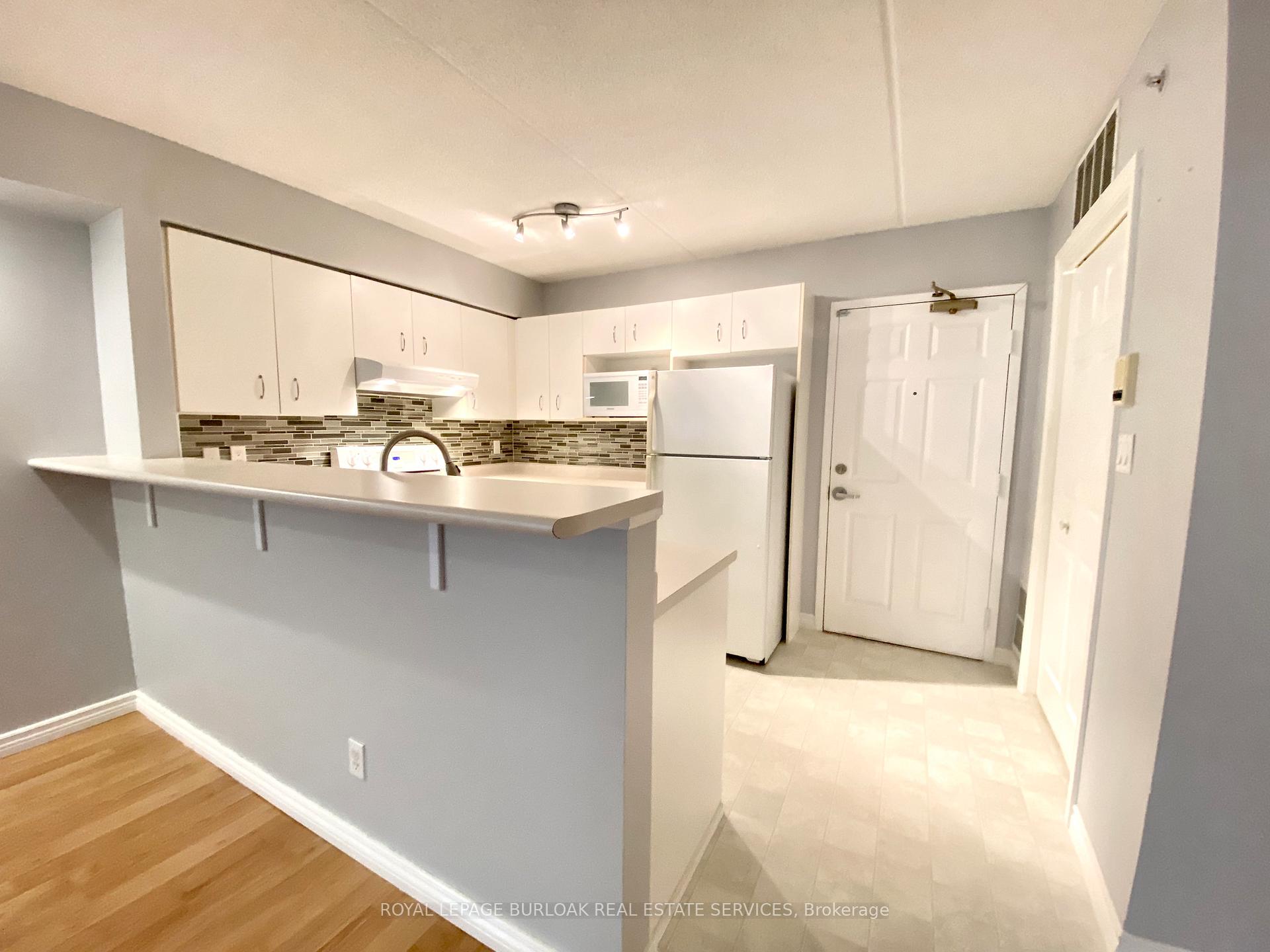 Photo 3 of Unit 209, 1450 Bishops Gate, Oakville, Glen Abbey — HOMEH