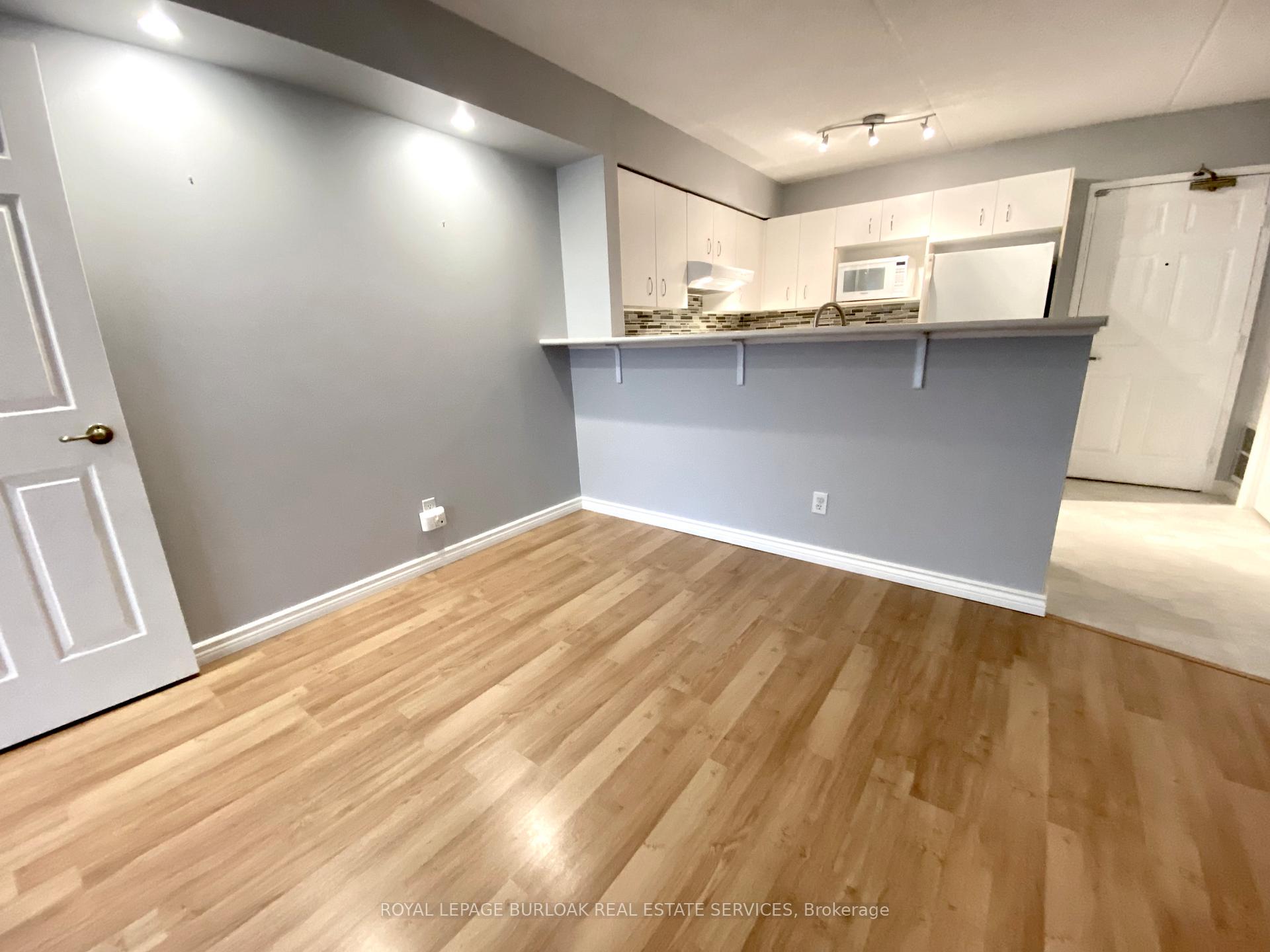 Photo 5 of Unit 209, 1450 Bishops Gate, Oakville, Glen Abbey — HOMEH