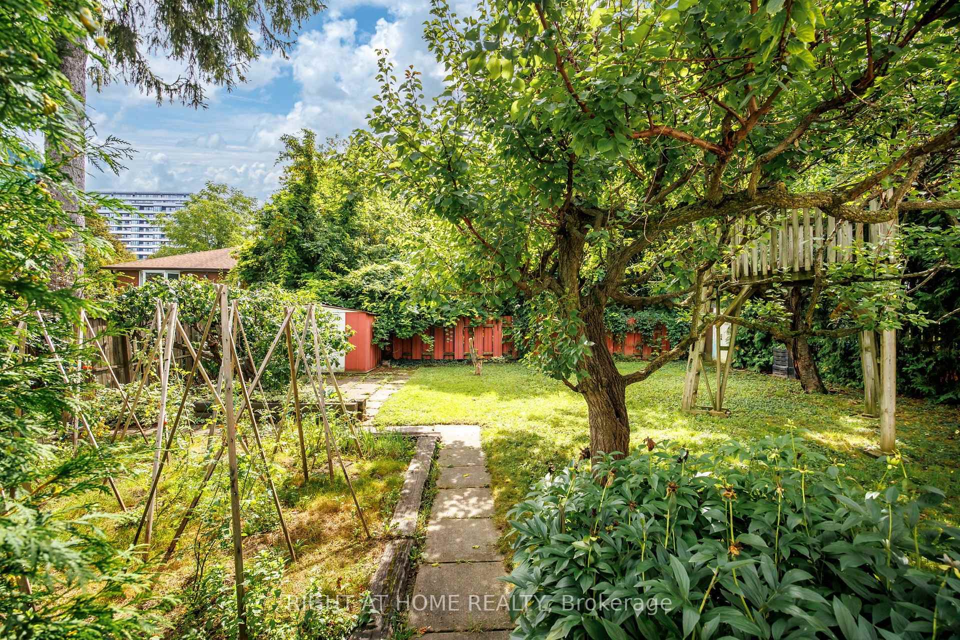 Photo 15 of 99 Elmhurst Avenue, North York, Lansing-Westgate — HOMEH