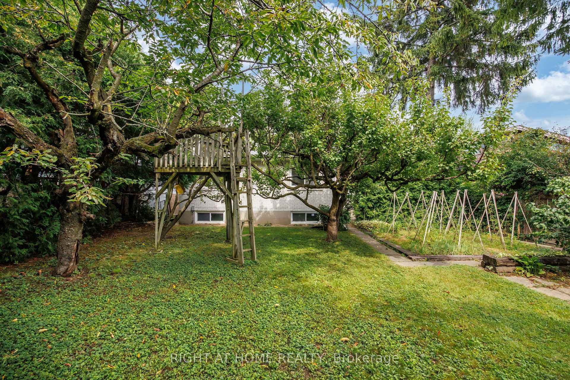 Photo 16 of 99 Elmhurst Avenue, North York, Lansing-Westgate — HOMEH