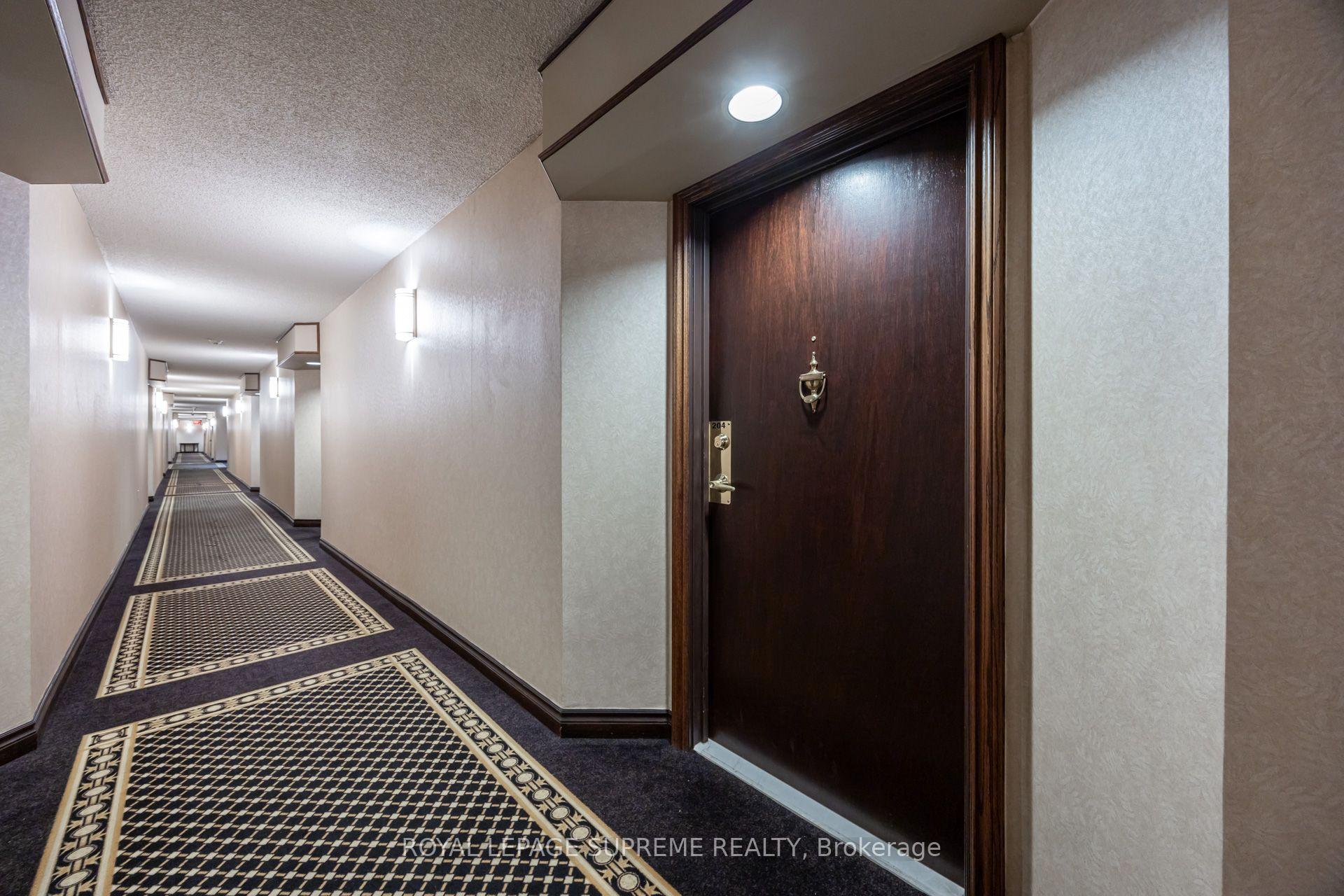 Photo 5 of Unit 204, 221 Robinson Street E, Oakville, Old Oakville — HOMEH