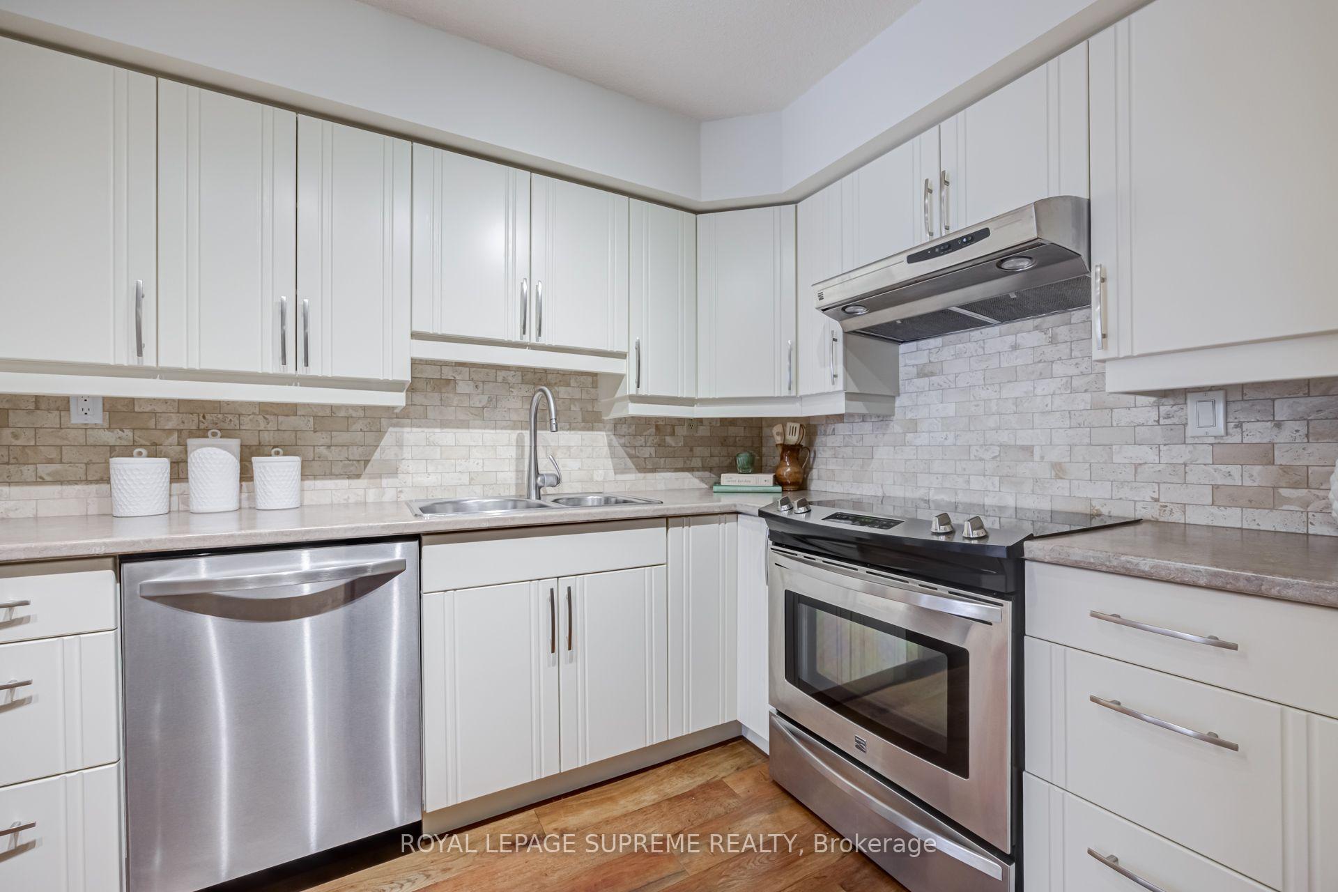 Photo 9 of Unit 204, 221 Robinson Street E, Oakville, Old Oakville — HOMEH
