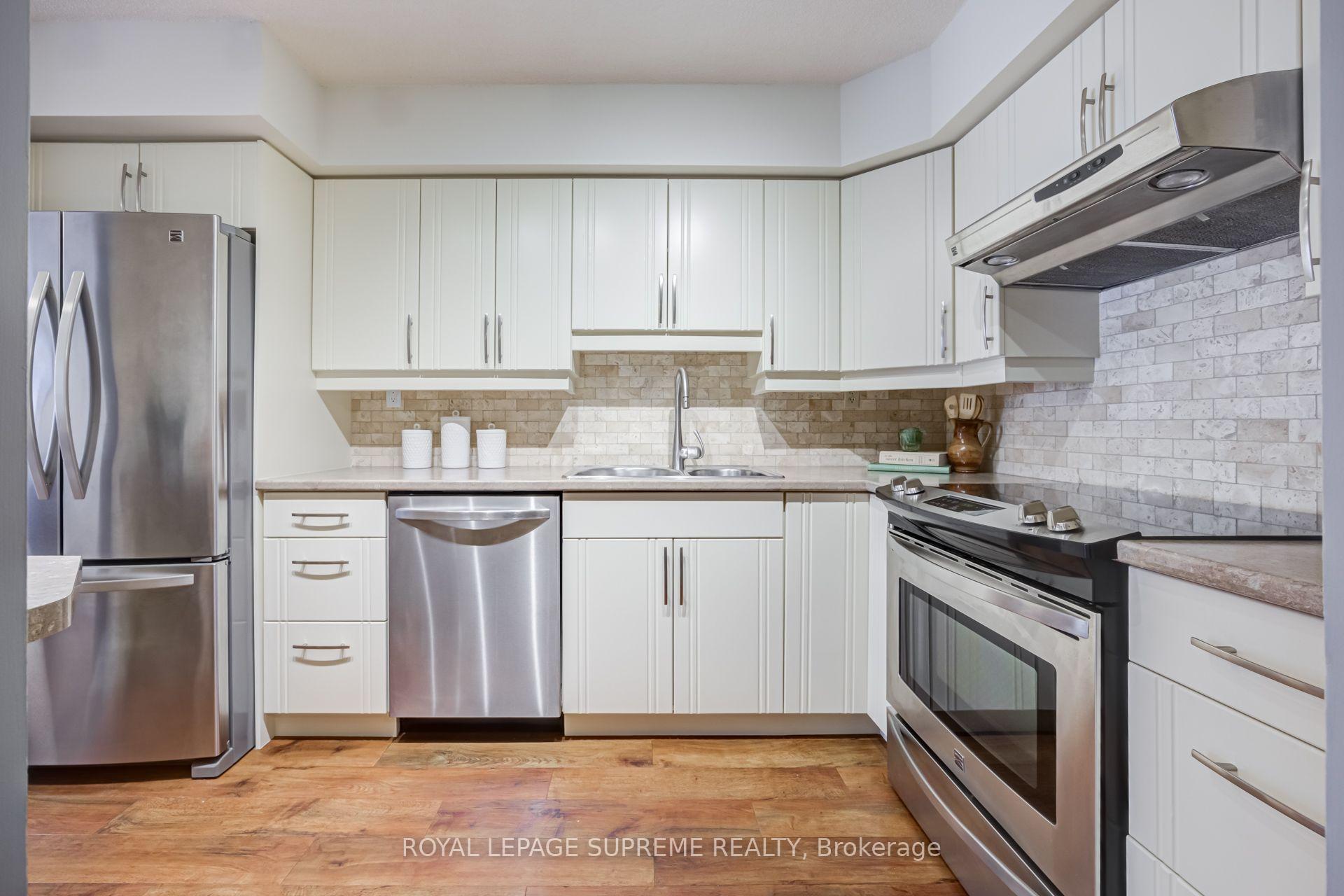 Photo 10 of Unit 204, 221 Robinson Street E, Oakville, Old Oakville — HOMEH