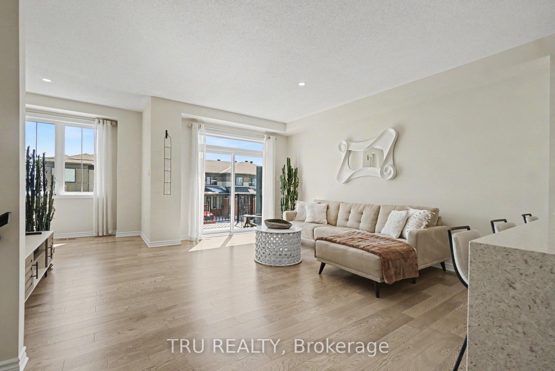 Photo 5 of 520 Rye Grass Way, Ottawa, Barrhaven - Half Moon Bay — HOMEH