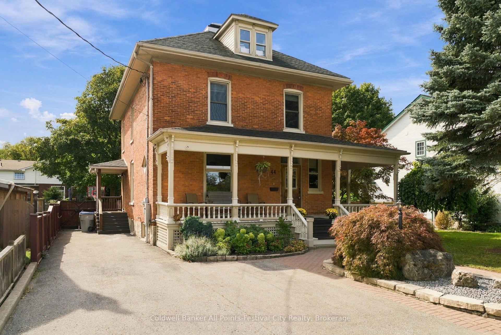 Photo 2 of 44 Trafalgar Street, Goderich, Goderich (Town) — HOMEH