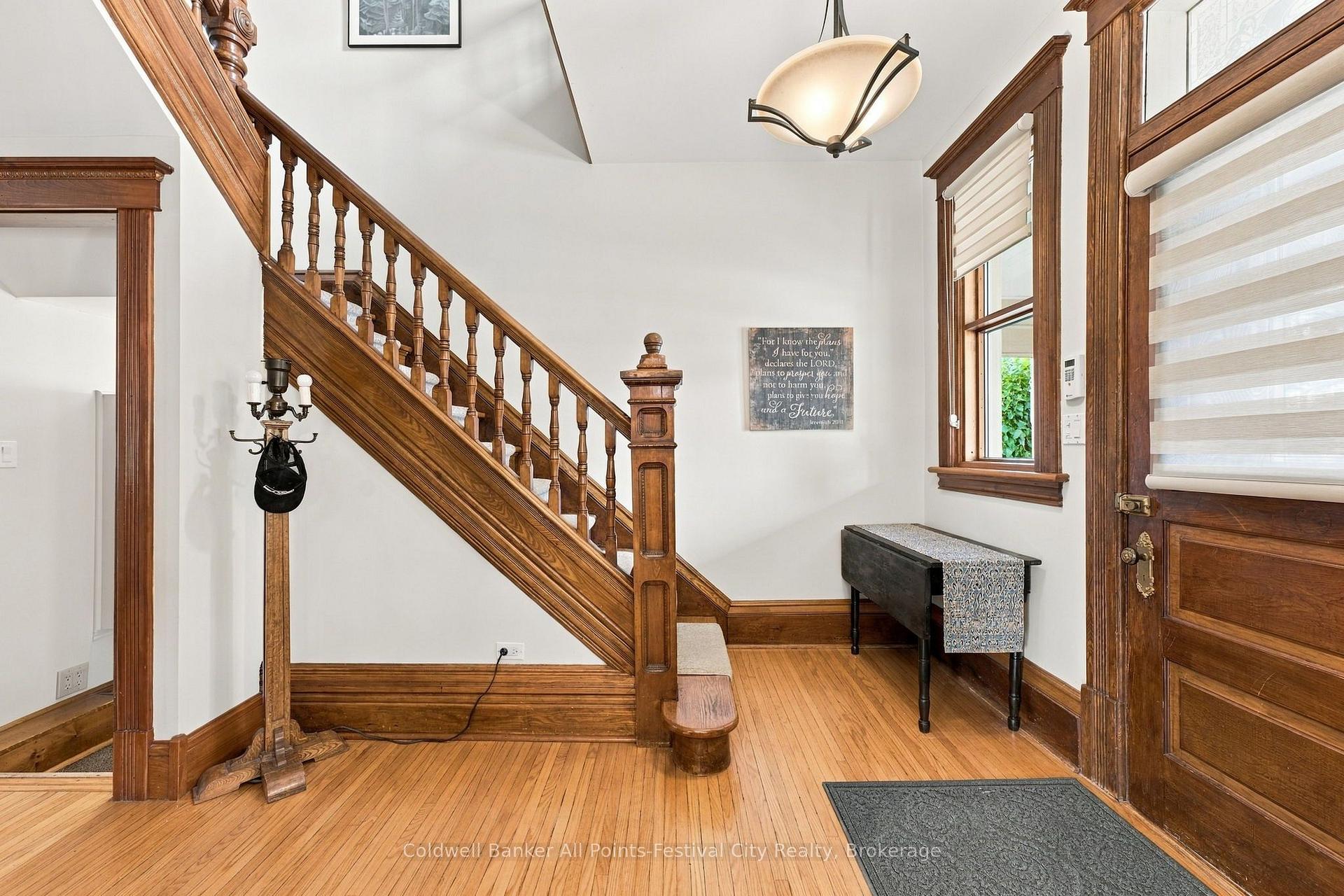 Photo 4 of 44 Trafalgar Street, Goderich, Goderich (Town) — HOMEH