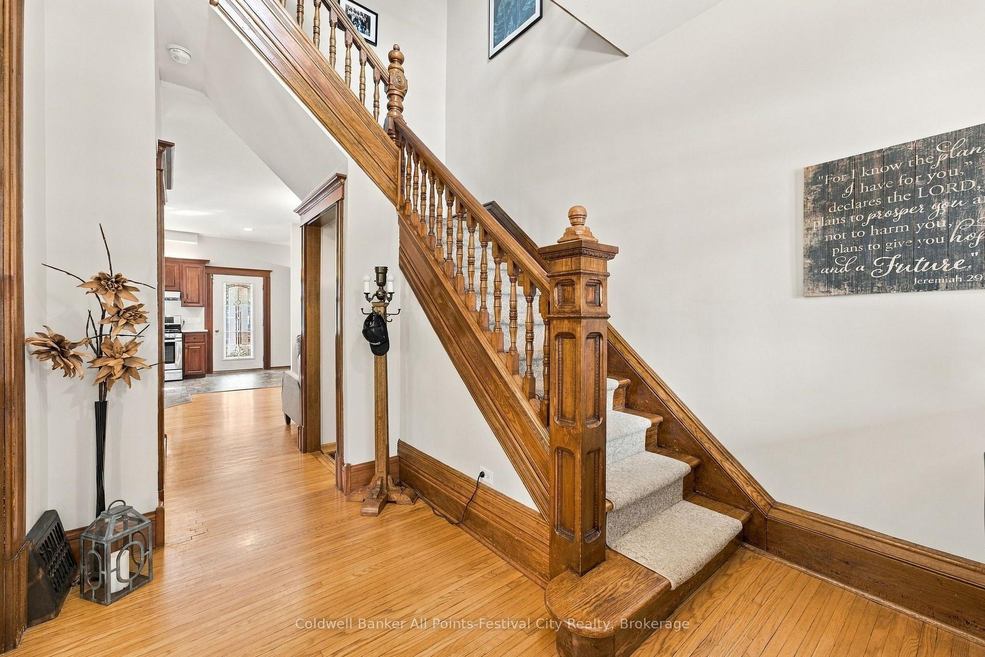 Photo 5 of 44 Trafalgar Street, Goderich, Goderich (Town) — HOMEH