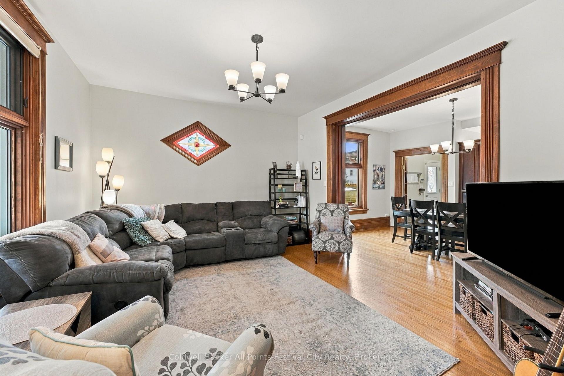 Photo 6 of 44 Trafalgar Street, Goderich, Goderich (Town) — HOMEH