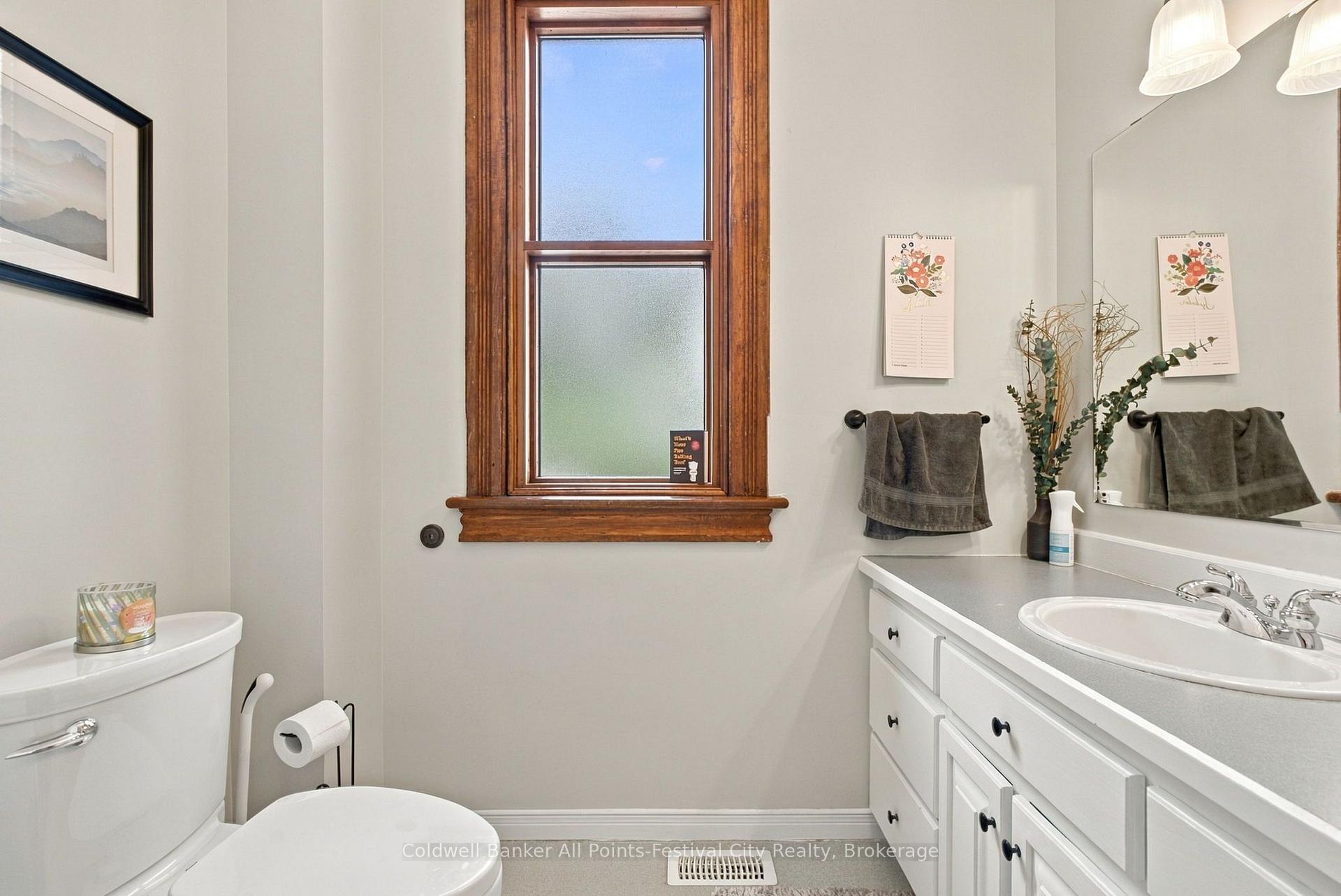 Photo 16 of 44 Trafalgar Street, Goderich, Goderich (Town) — HOMEH
