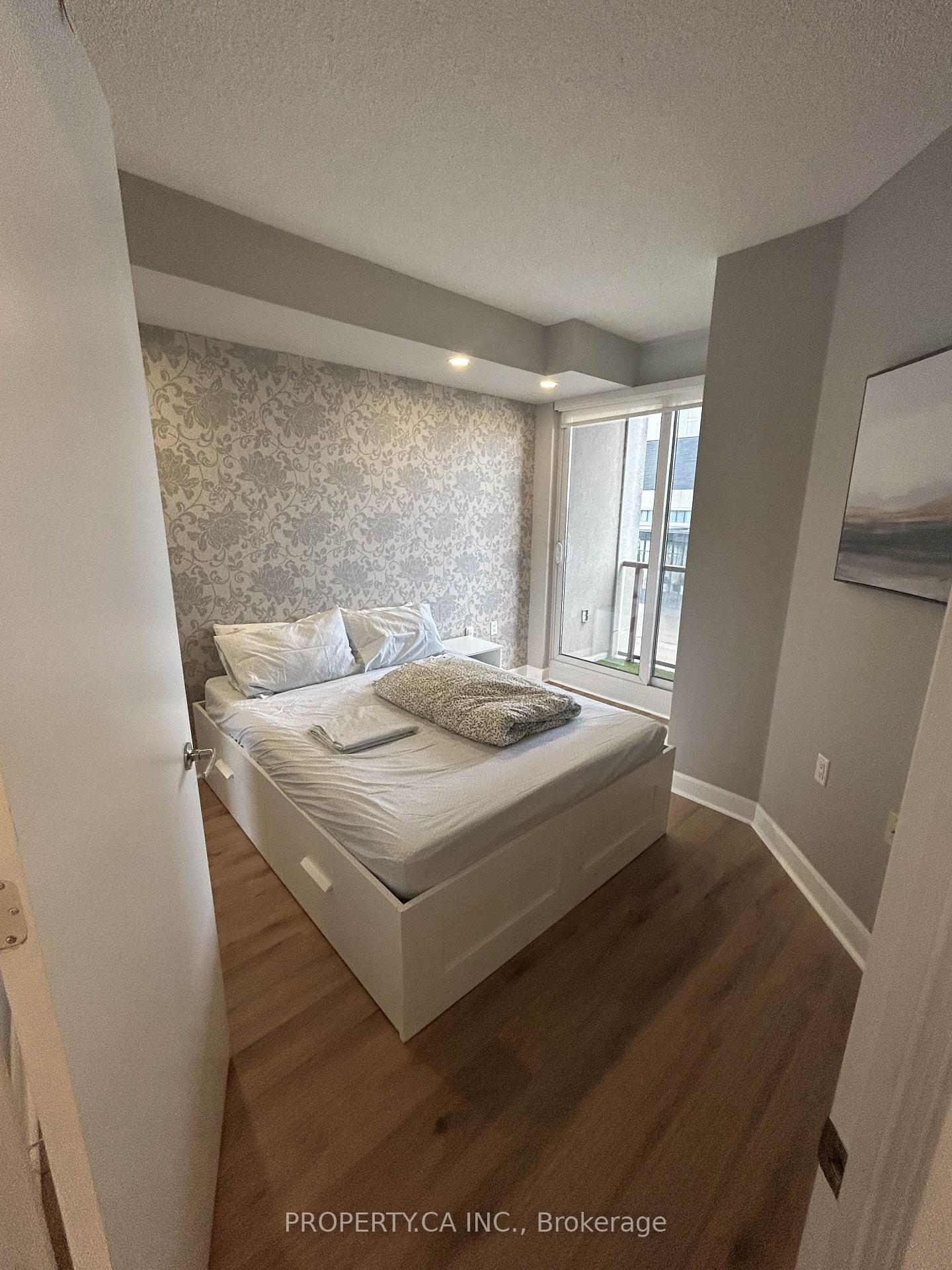 Photo 4 of Unit 1503, 85 Bloor Street E, Toronto, Church-Yonge Corridor — HOMEH