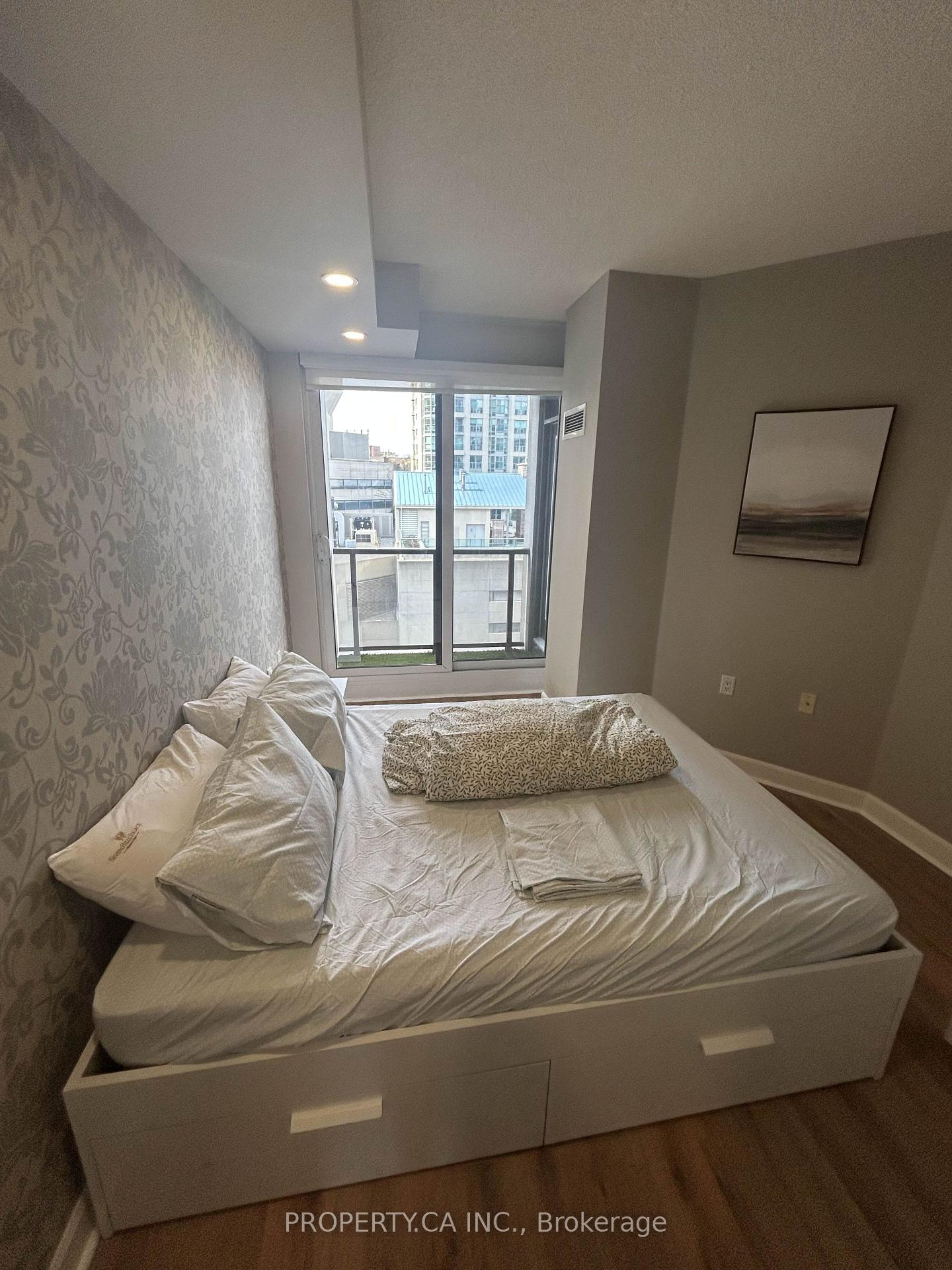 Photo 6 of Unit 1503, 85 Bloor Street E, Toronto, Church-Yonge Corridor — HOMEH
