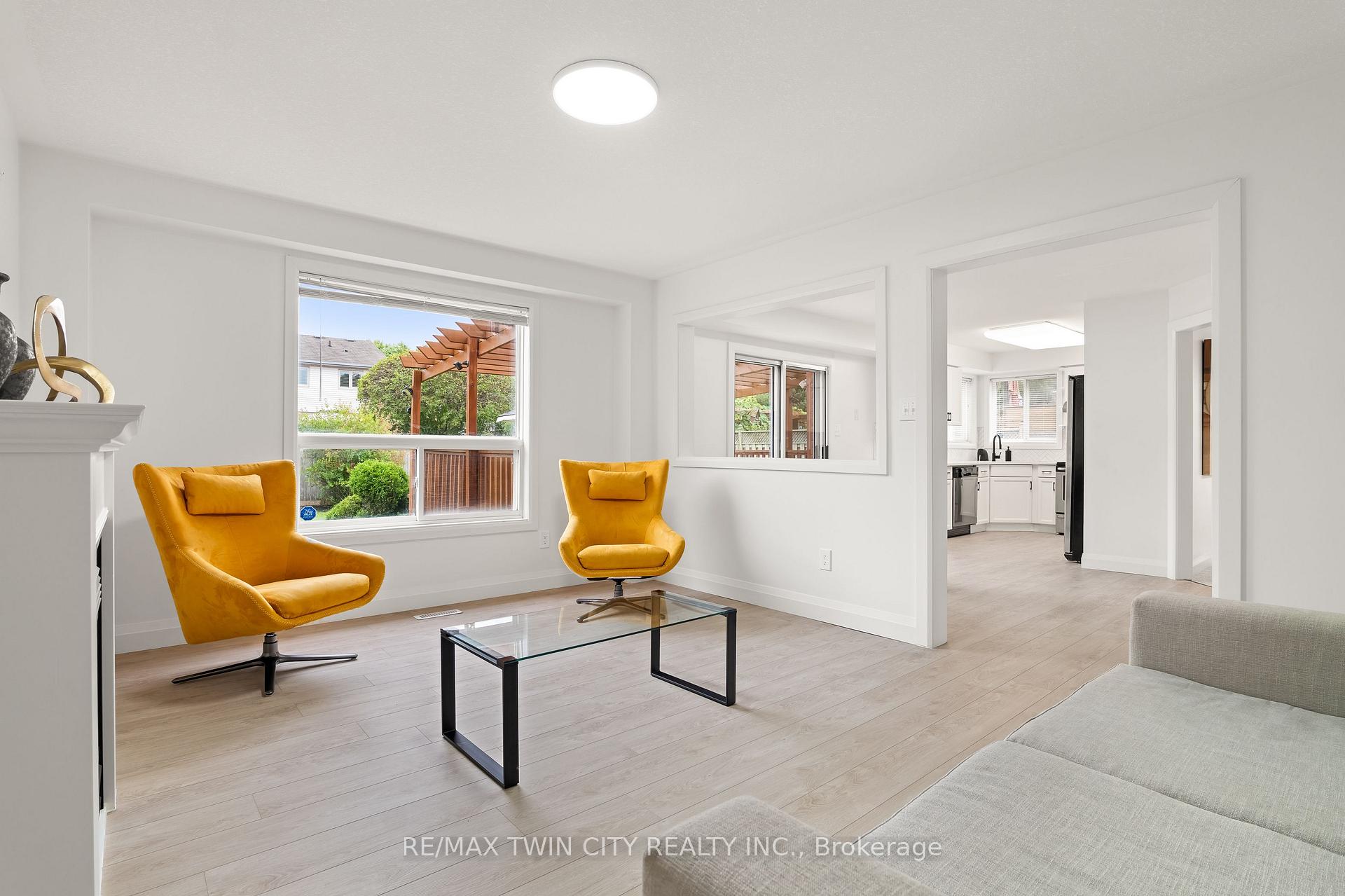 Photo 14 of 3 Greencroft Court, Kitchener, Highland West — HOMEH