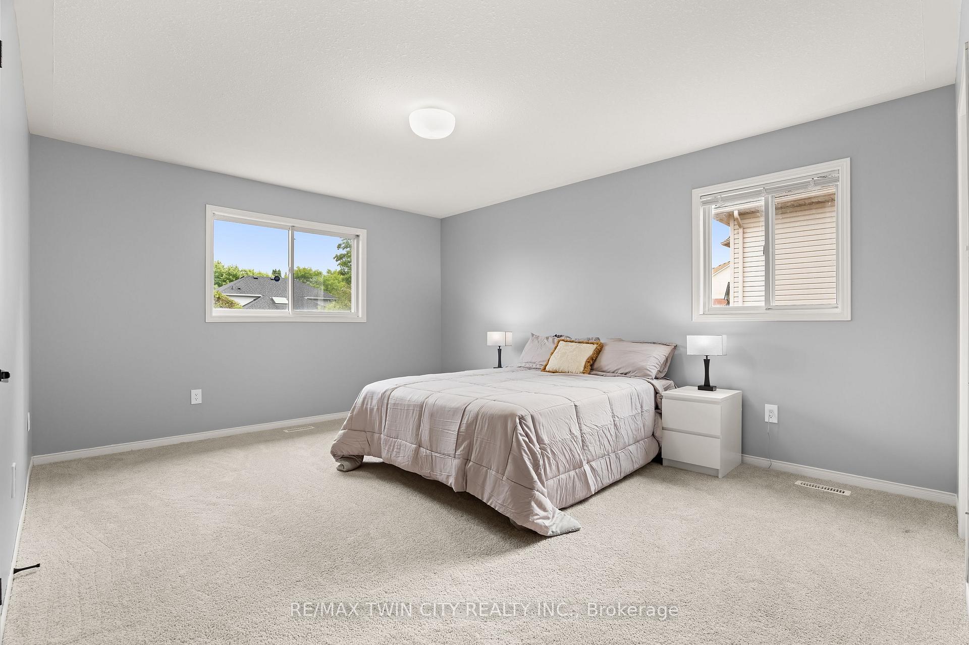 Photo 21 of 3 Greencroft Court, Kitchener, Highland West — HOMEH