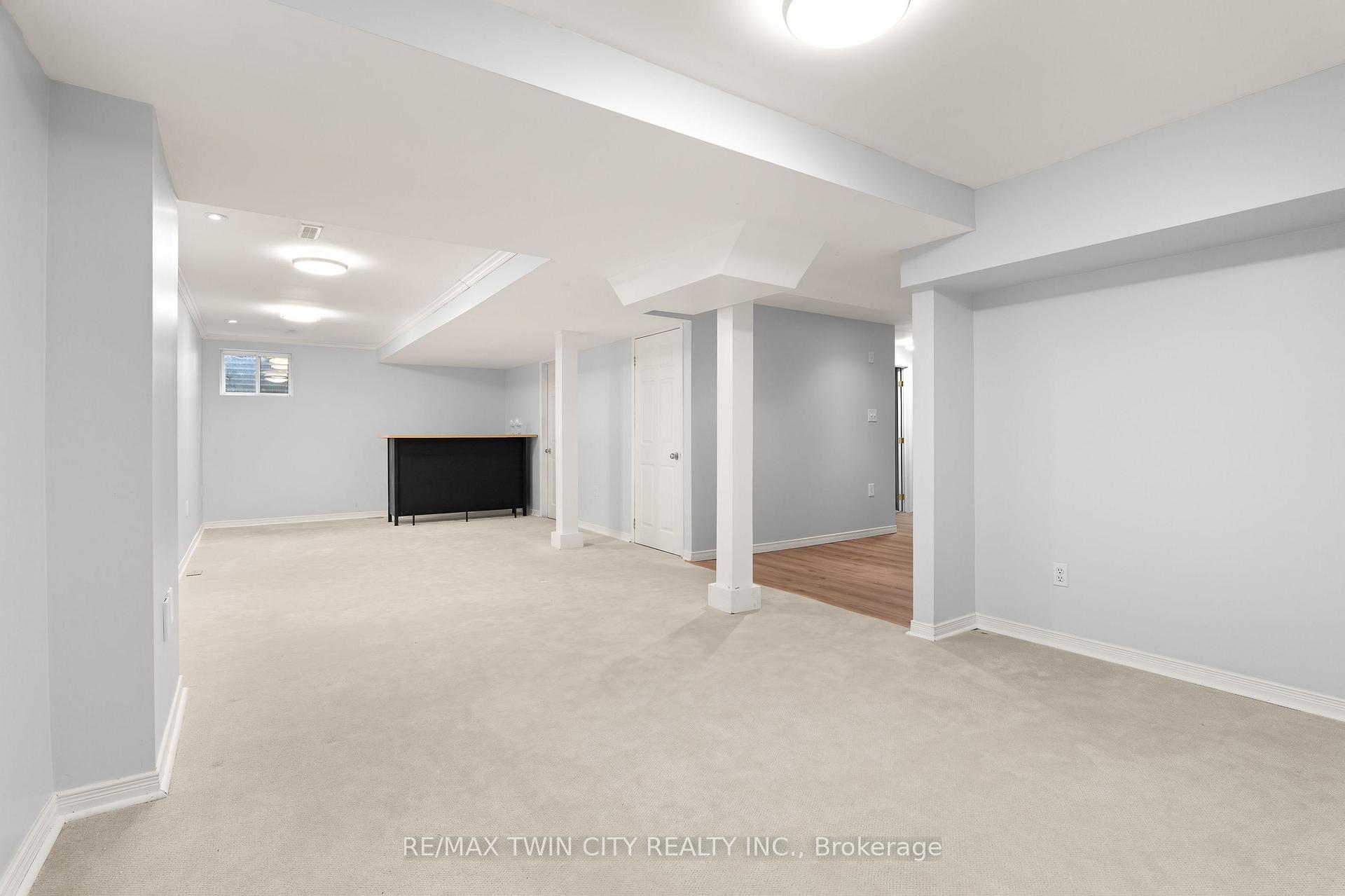 Photo 34 of 3 Greencroft Court, Kitchener, Highland West — HOMEH
