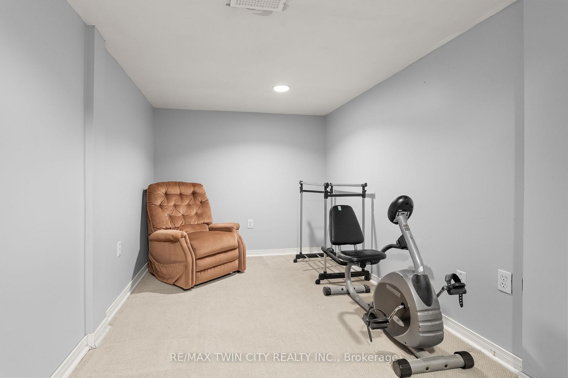 Photo 36 of 3 Greencroft Court, Kitchener, Highland West — HOMEH