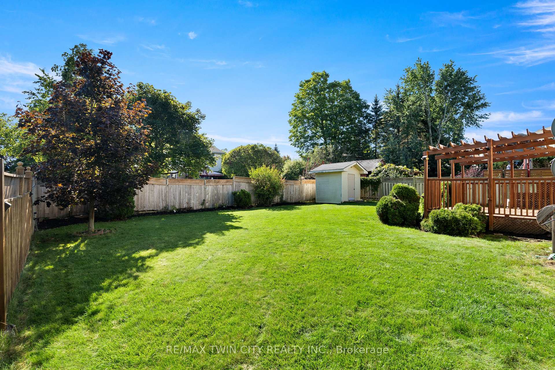 Photo 37 of 3 Greencroft Court, Kitchener, Highland West — HOMEH