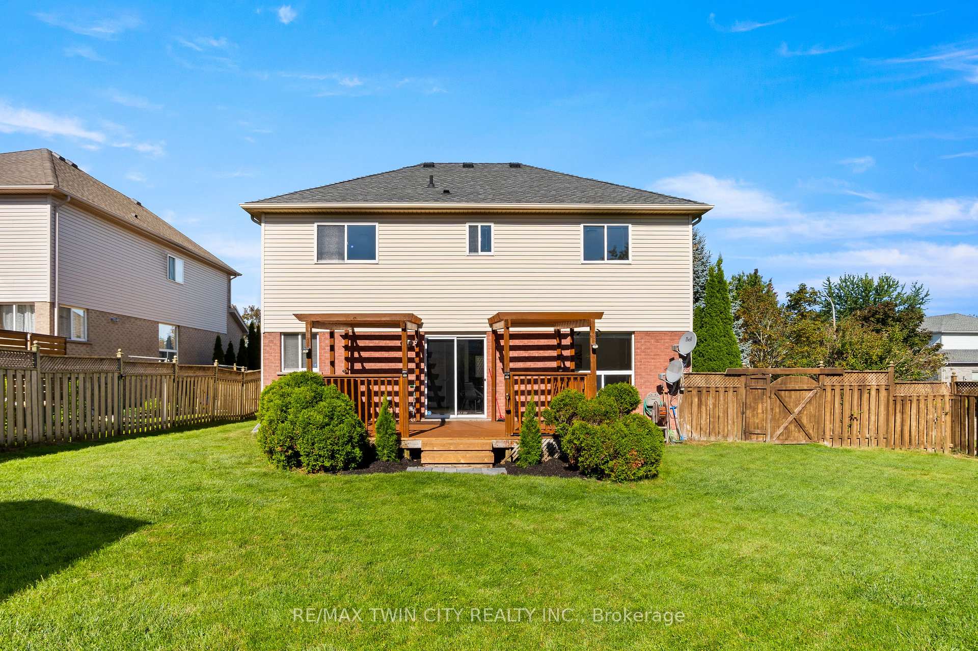 Photo 39 of 3 Greencroft Court, Kitchener, Highland West — HOMEH