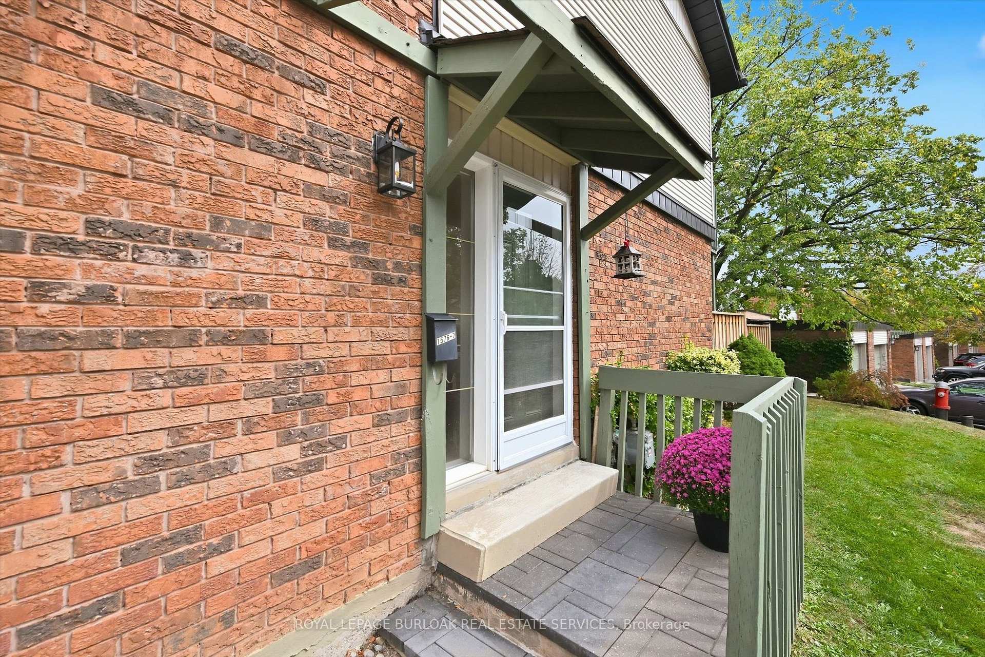 Photo 4 of Unit 7, 1576 Kerns Road, Burlington, Tyandaga — HOMEH