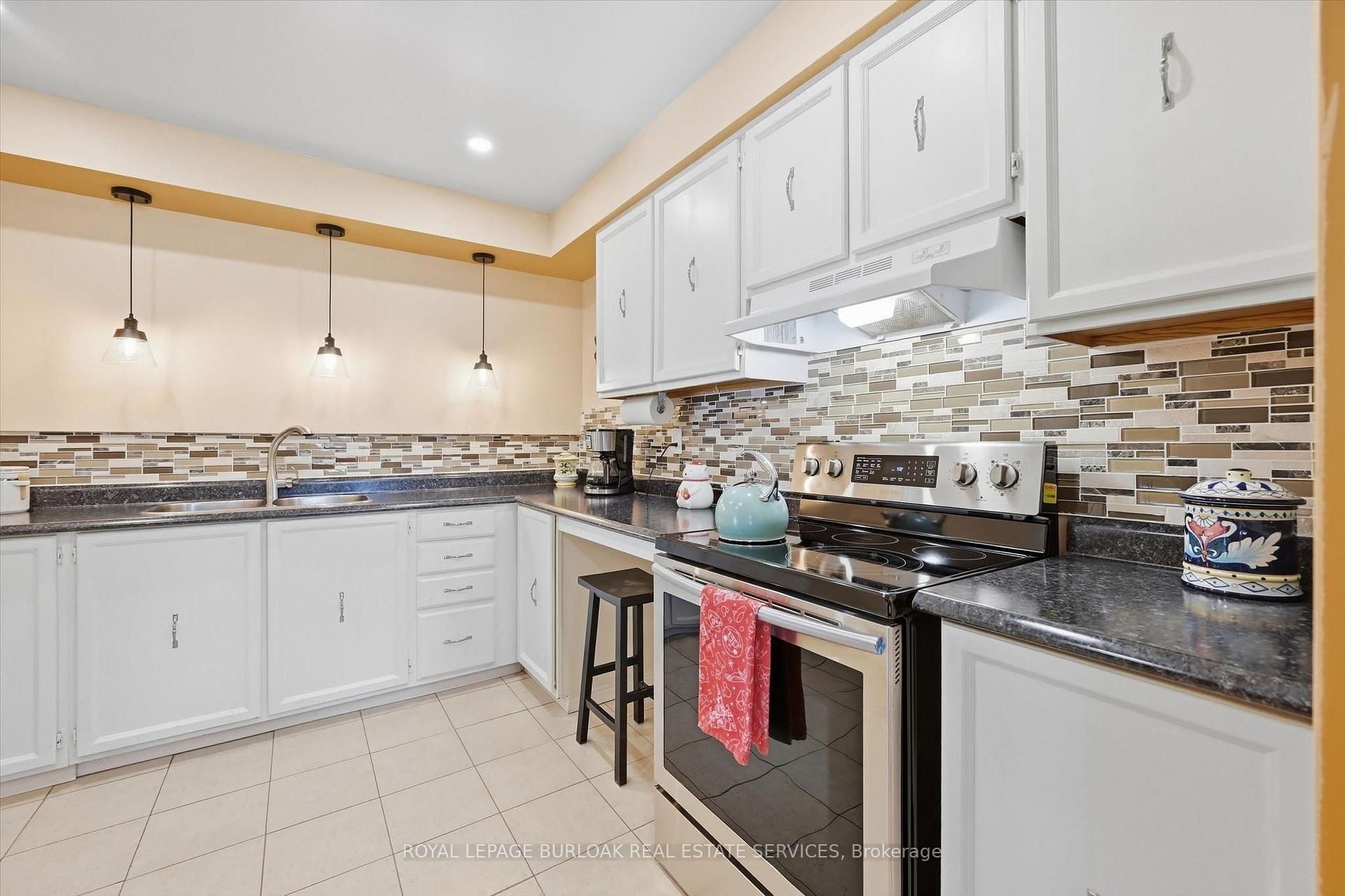 Photo 11 of Unit 7, 1576 Kerns Road, Burlington, Tyandaga — HOMEH