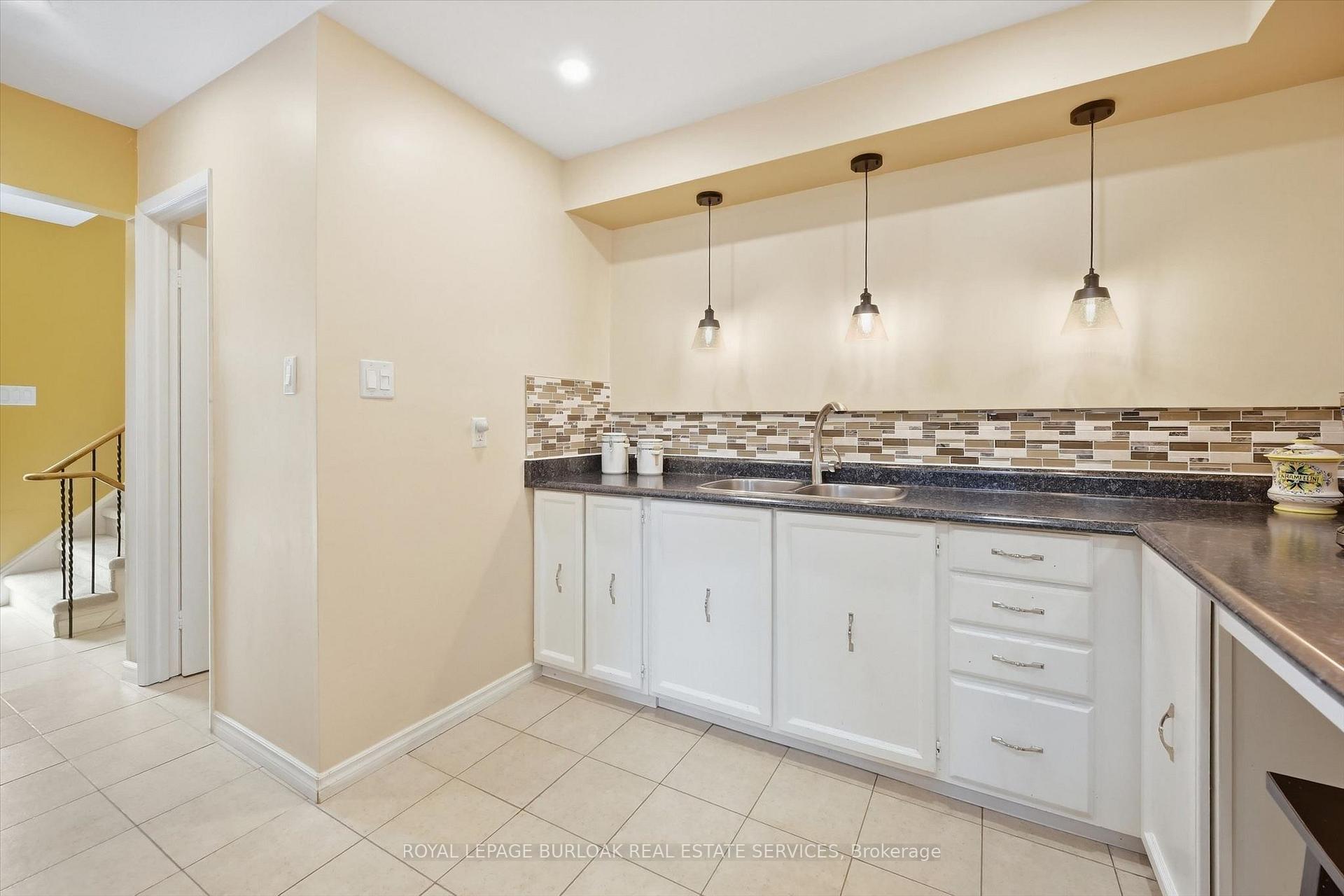 Photo 12 of Unit 7, 1576 Kerns Road, Burlington, Tyandaga — HOMEH