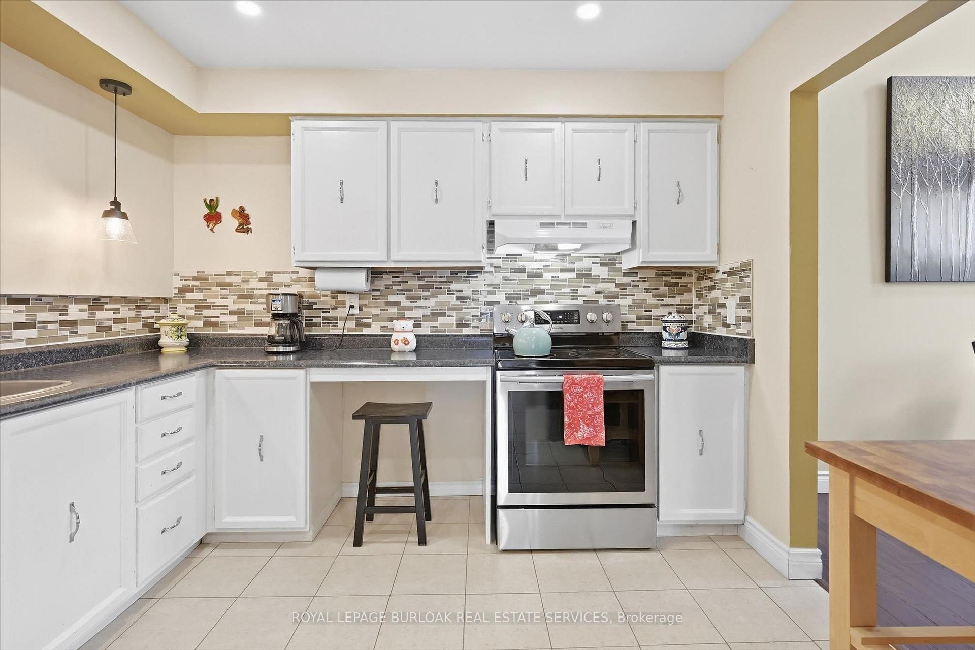 Photo 15 of Unit 7, 1576 Kerns Road, Burlington, Tyandaga — HOMEH