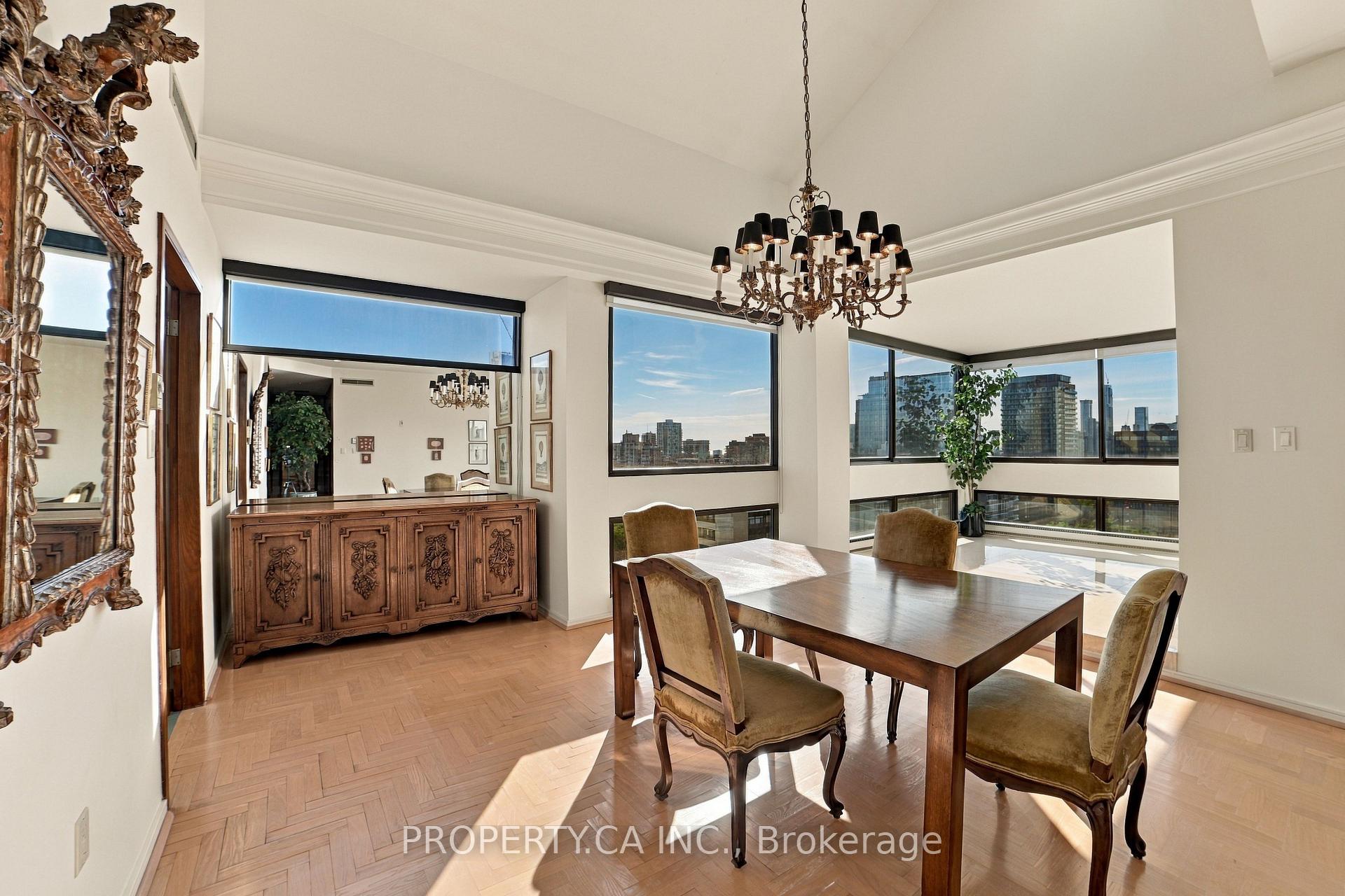 Photo 6 of Unit 1402, 150 Heath Street, Toronto, Casa Loma — HOMEH