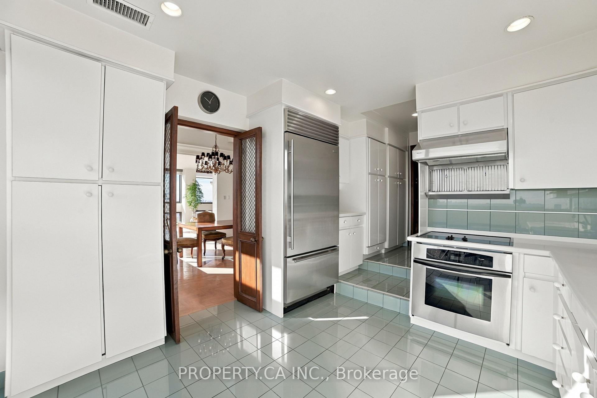 Photo 13 of Unit 1402, 150 Heath Street, Toronto, Casa Loma — HOMEH