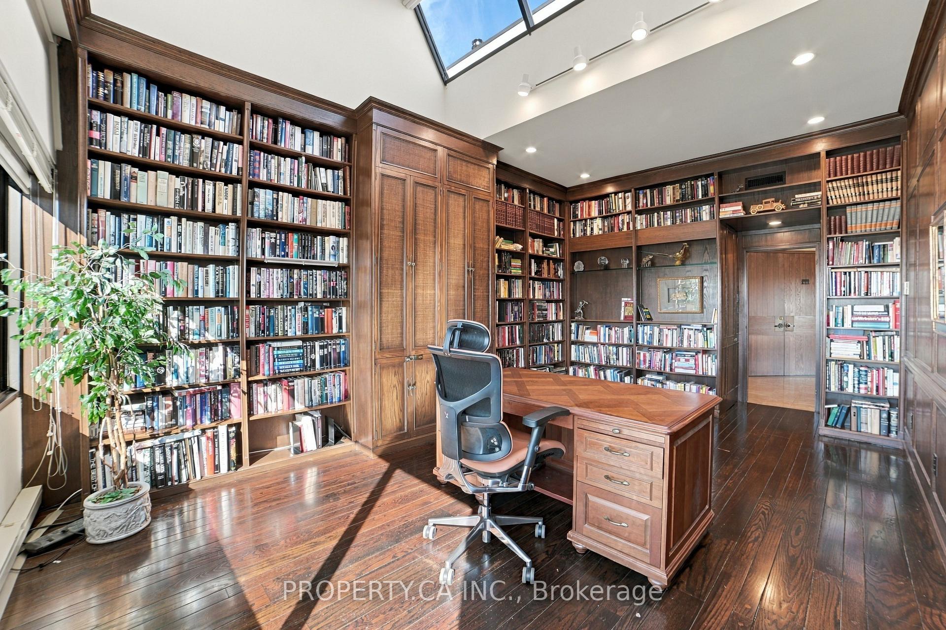 Photo 19 of Unit 1402, 150 Heath Street, Toronto, Casa Loma — HOMEH