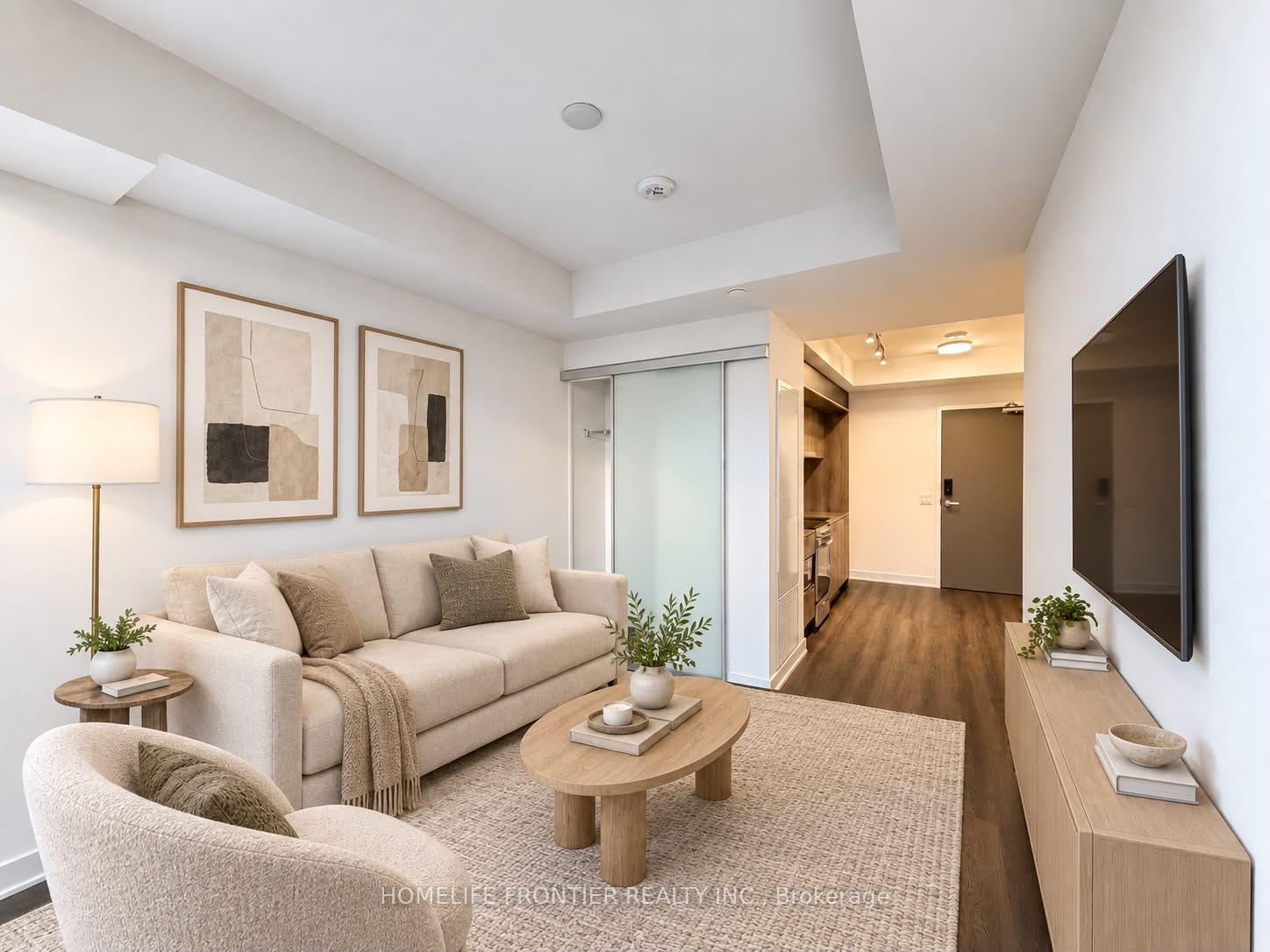 Front of Unit 7303, 448 Burnhamthorpe Road W