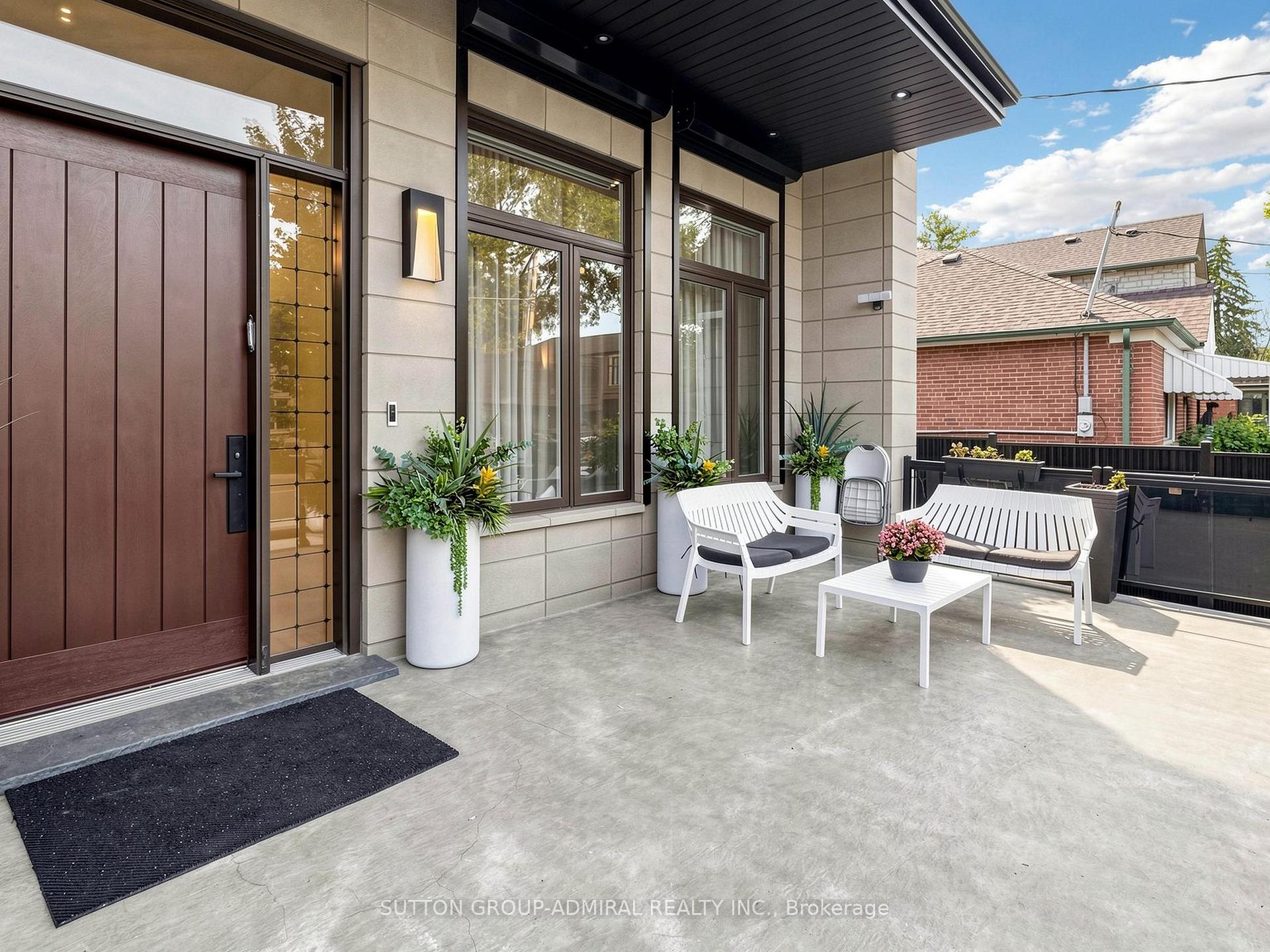 Photo 4 of 18 Dunsmore Gardens, North York, Clanton Park — HOMEH