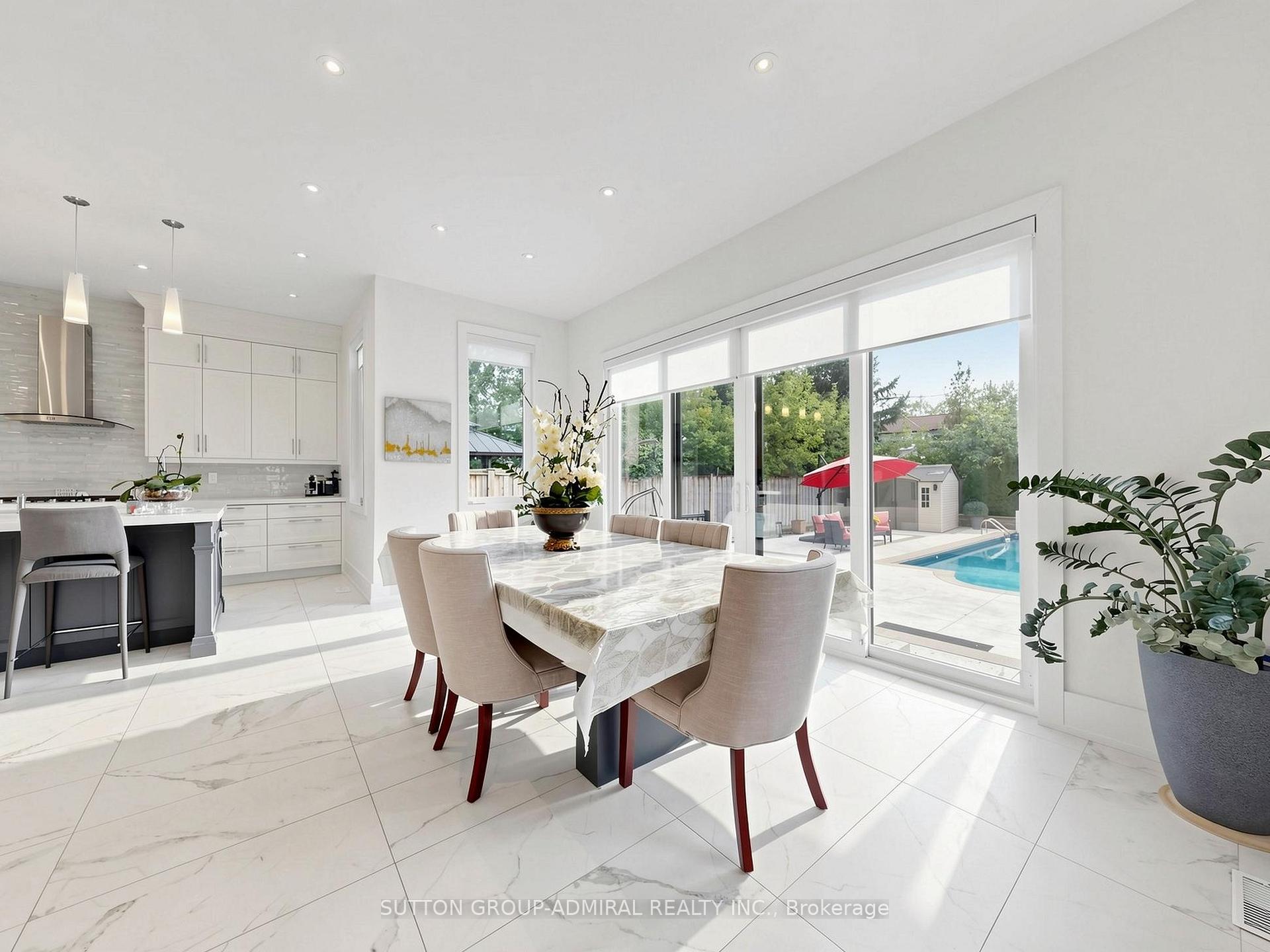 Photo 11 of 18 Dunsmore Gardens, North York, Clanton Park — HOMEH
