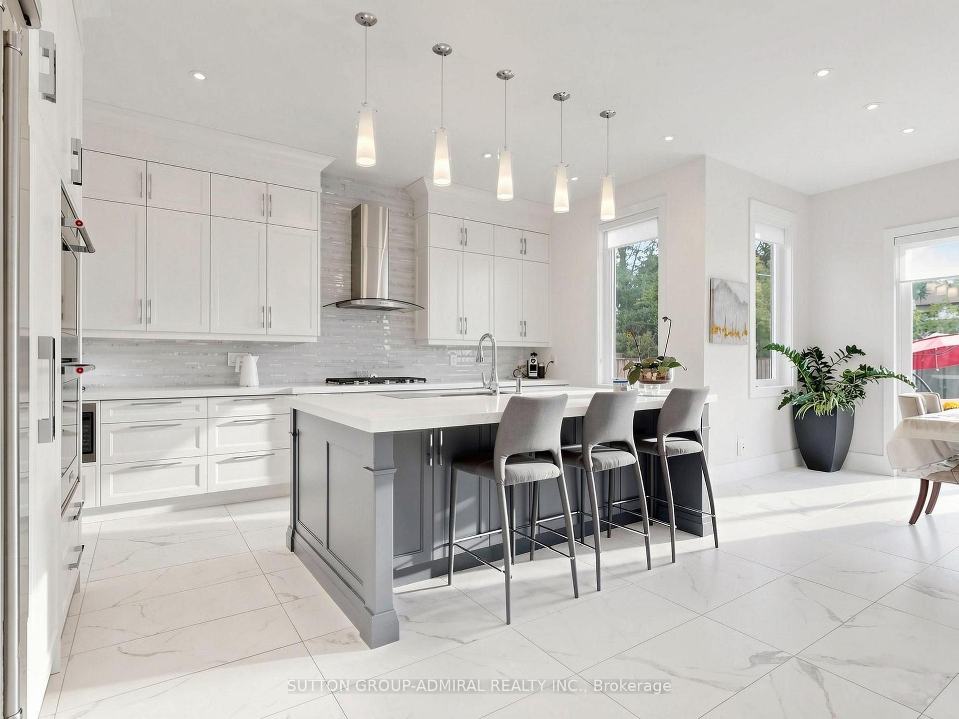 Photo 12 of 18 Dunsmore Gardens, North York, Clanton Park — HOMEH
