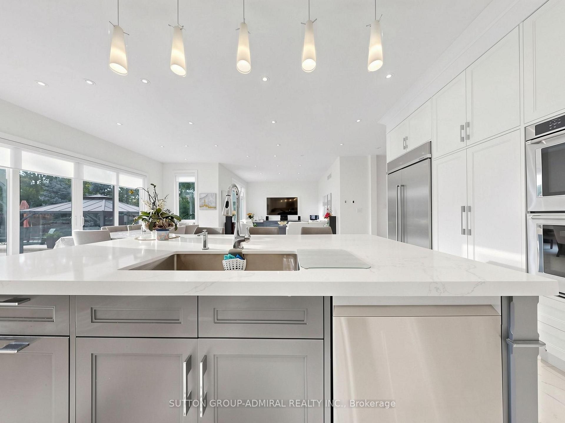 Photo 16 of 18 Dunsmore Gardens, North York, Clanton Park — HOMEH